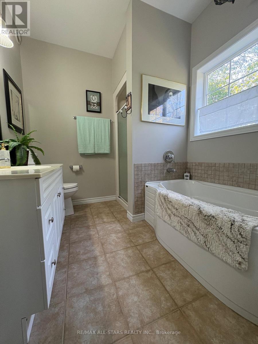 536 Golf Course Road, Douro-Dummer, Ontario  K0L 2H0 - Photo 14 - X12352873