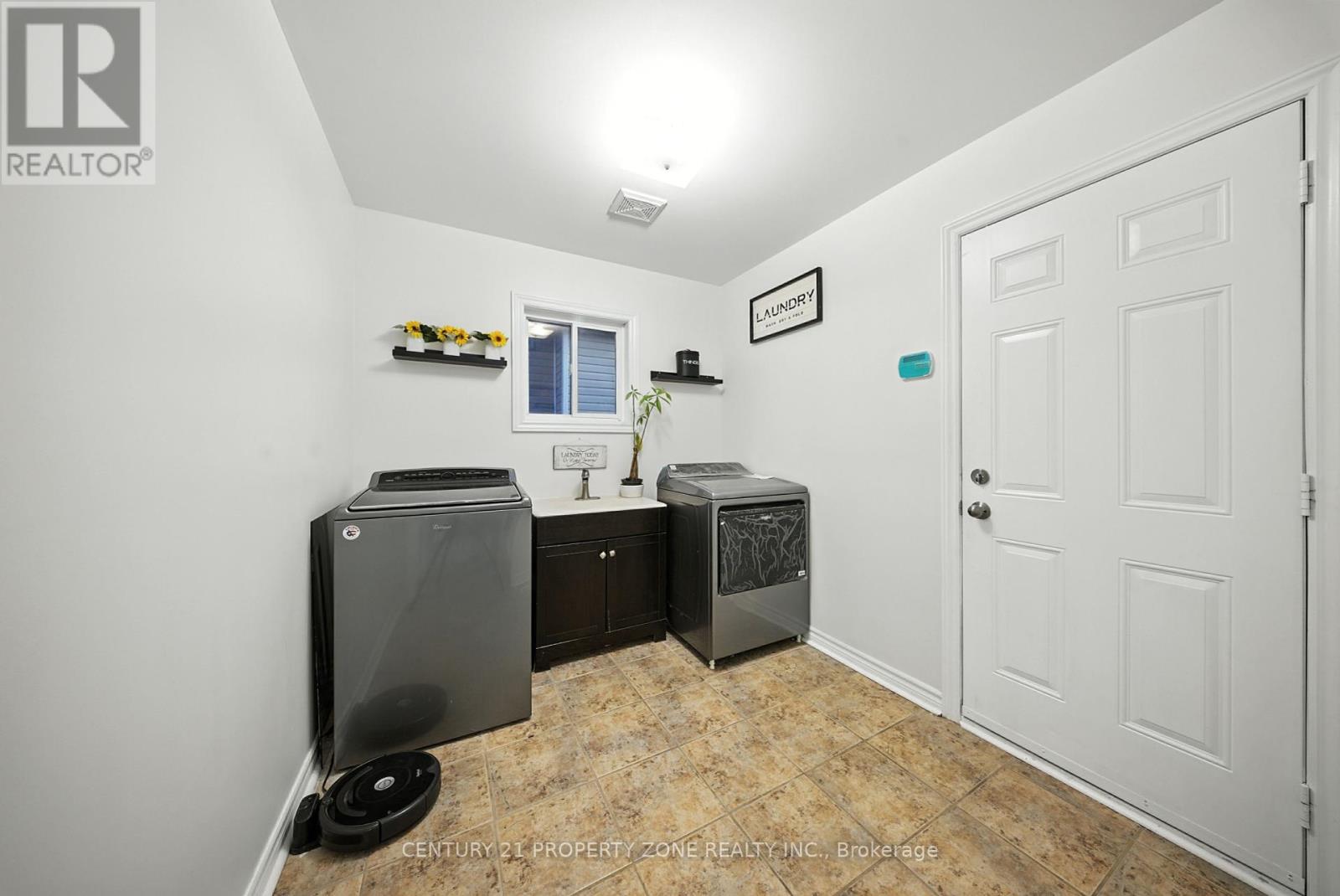 652 Tully Crescent, Peterborough West (North), Ontario  K9K 0A9 - Photo 11 - X12353699