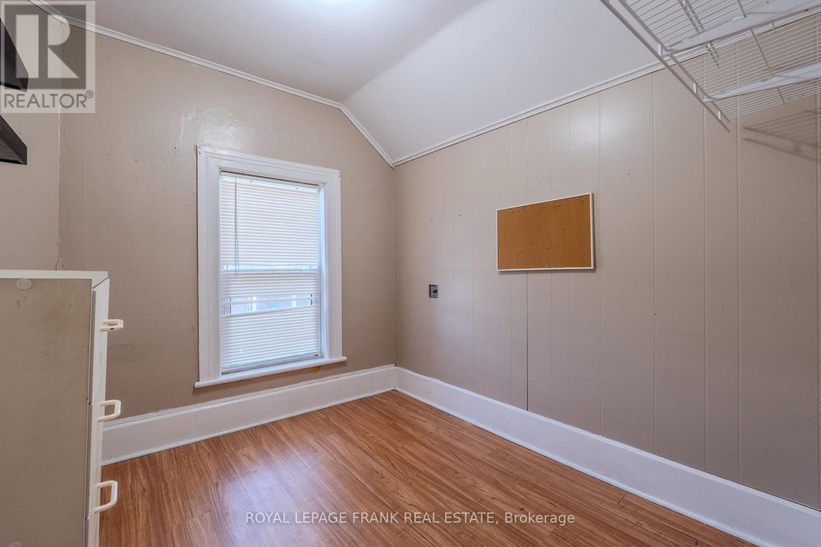87 Durham Street W, Kawartha Lakes (Lindsay), Ontario  K9V 2P8 - Photo 14 - X12354077