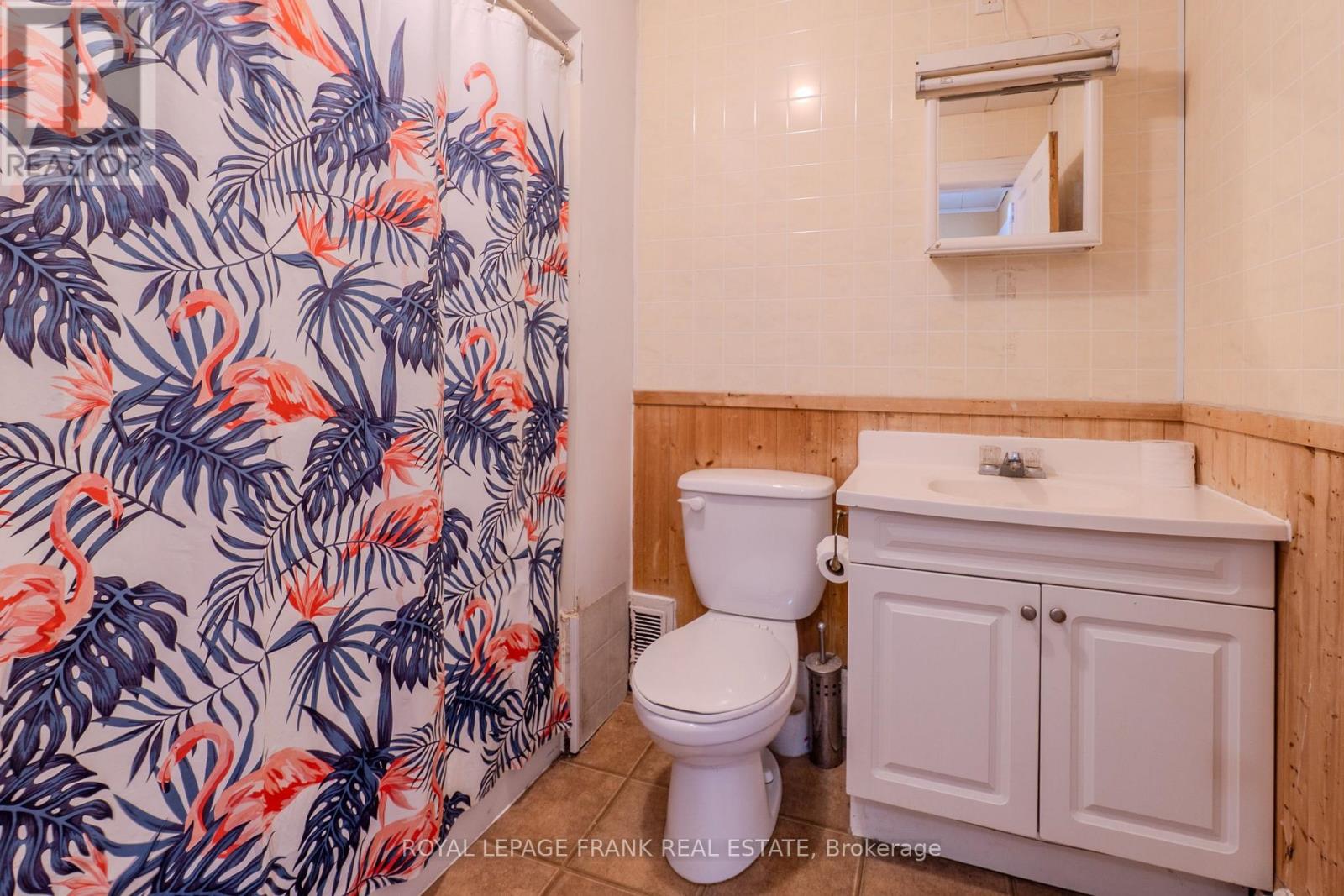 87 Durham Street W, Kawartha Lakes (Lindsay), Ontario  K9V 2P8 - Photo 15 - X12354077