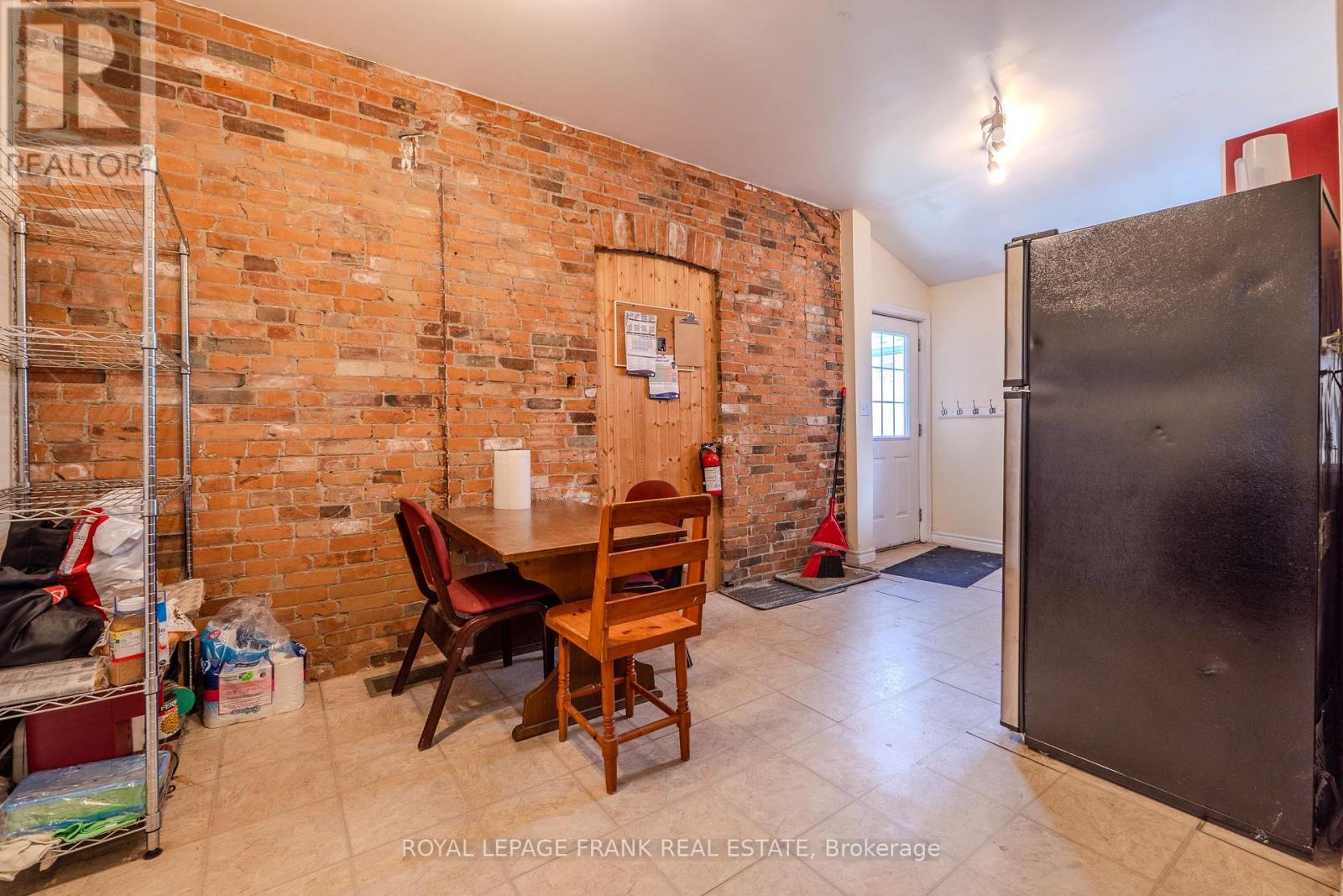 87 Durham Street W, Kawartha Lakes (Lindsay), Ontario  K9V 2P8 - Photo 20 - X12354077