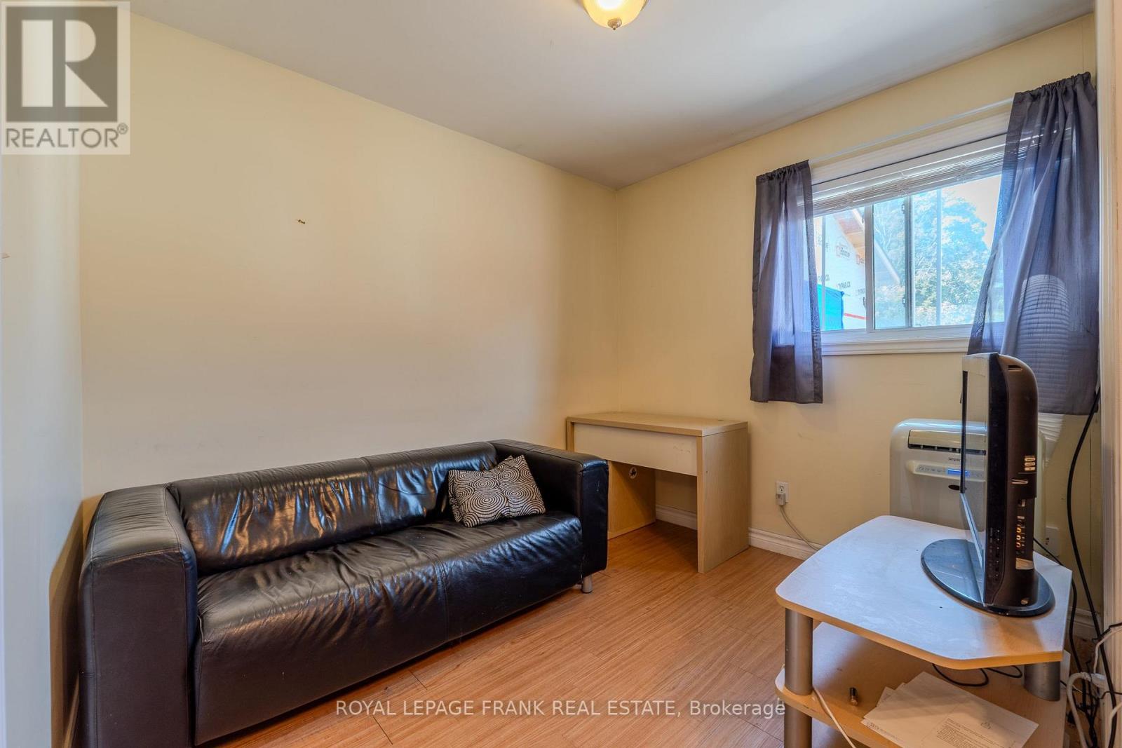87 Durham Street W, Kawartha Lakes (Lindsay), Ontario  K9V 2P8 - Photo 24 - X12354077