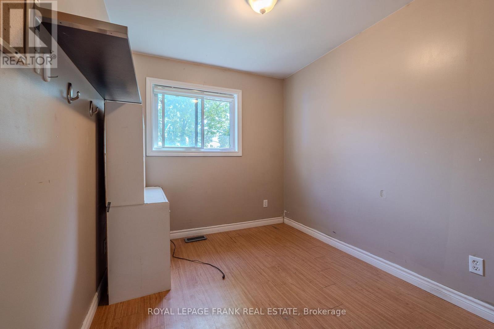 87 Durham Street W, Kawartha Lakes (Lindsay), Ontario  K9V 2P8 - Photo 27 - X12354077