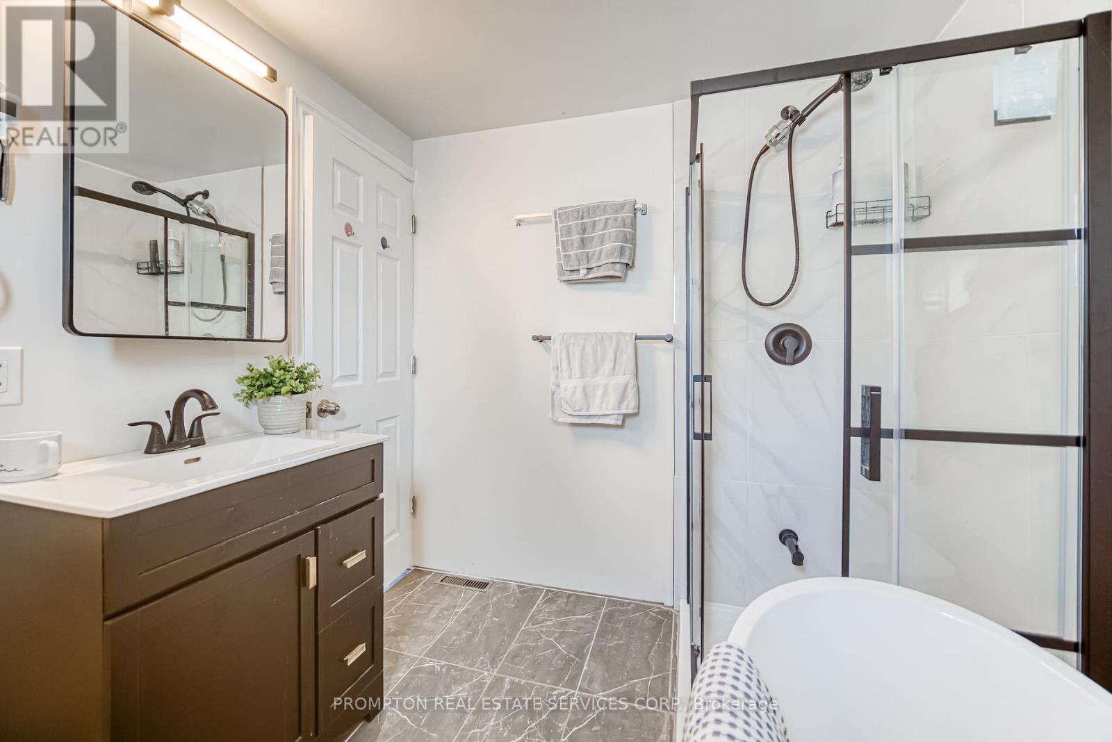 13 Sylvia Court, Clarington (Newcastle), Ontario  L1B 1J4 - Photo 19 - E12354213