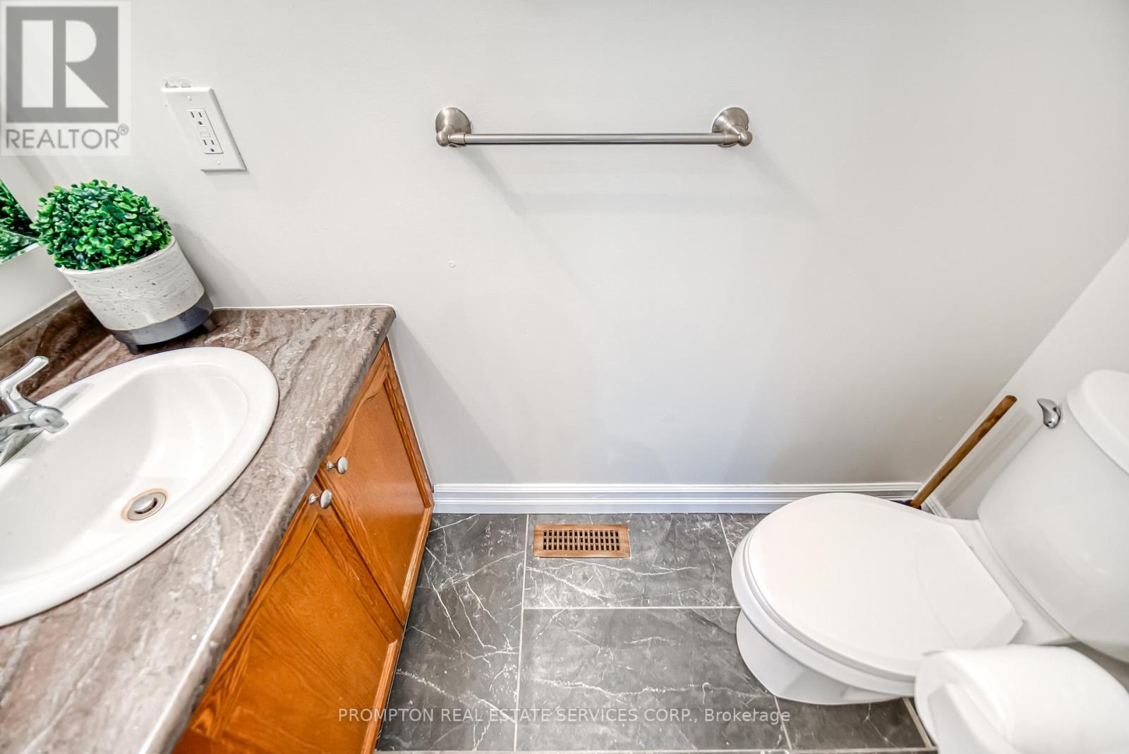 13 Sylvia Court, Clarington (Newcastle), Ontario  L1B 1J4 - Photo 23 - E12354213