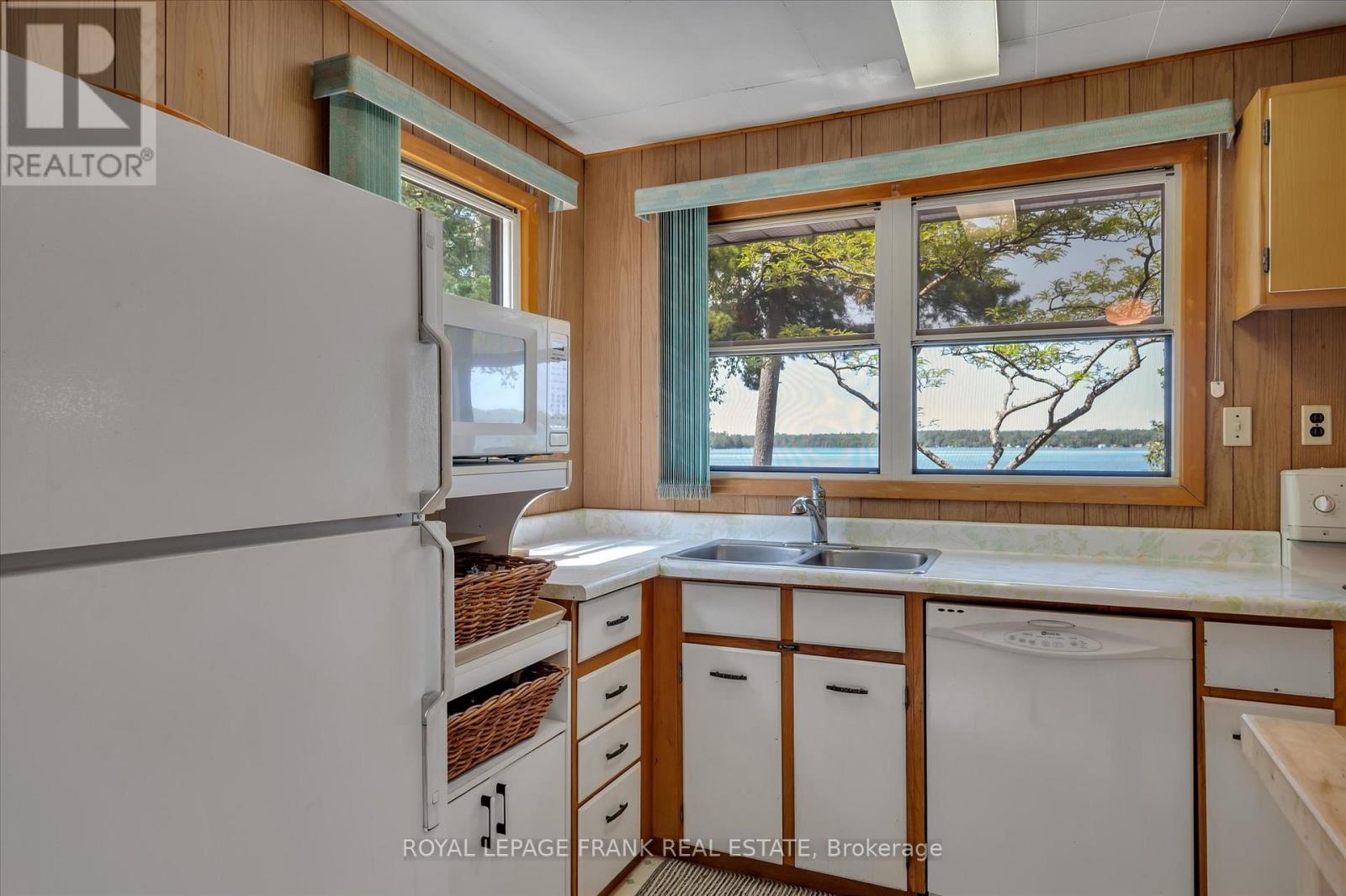 2724 Newcomb Lane, Selwyn, Ontario  K0L 2H0 - Photo 12 - X12354320
