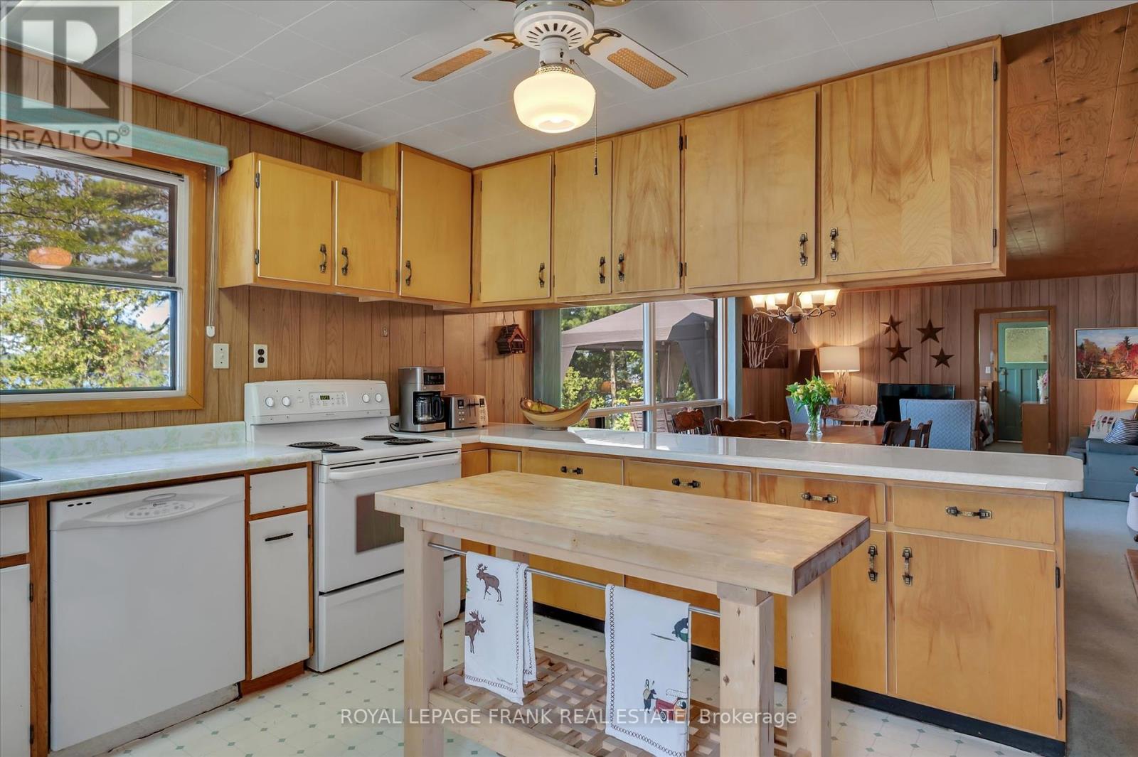 2724 Newcomb Lane, Selwyn, Ontario  K0L 2H0 - Photo 13 - X12354320