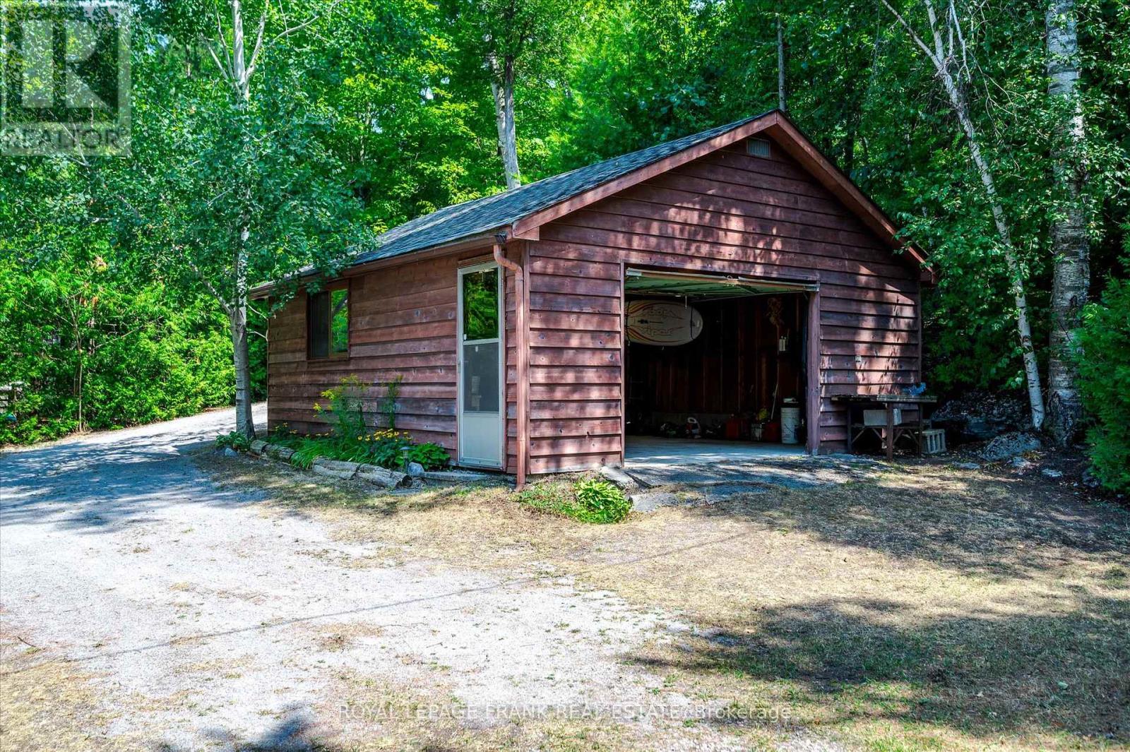 2724 Newcomb Lane, Selwyn, Ontario  K0L 2H0 - Photo 44 - X12354320