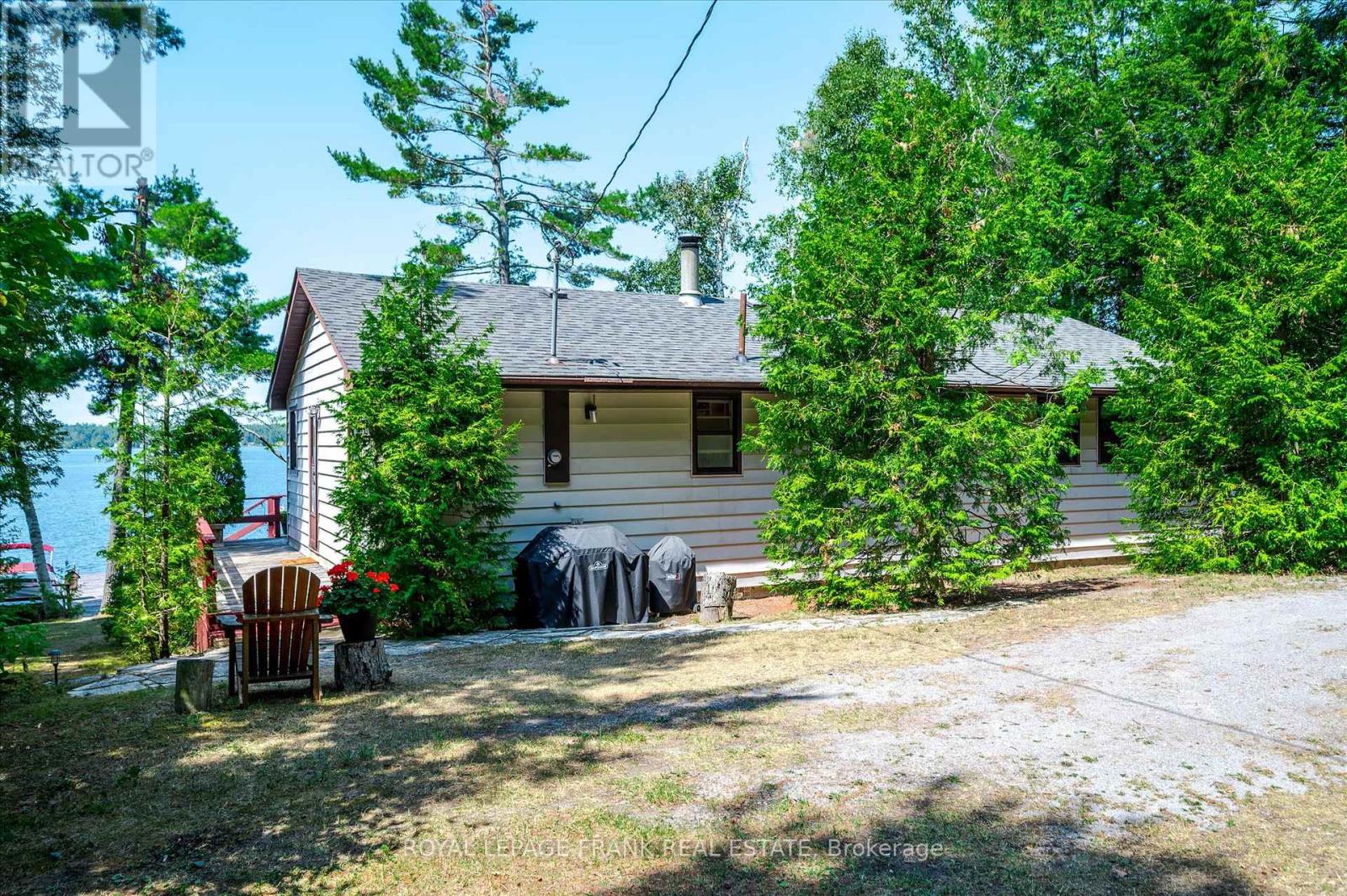2724 Newcomb Lane, Selwyn, Ontario  K0L 2H0 - Photo 9 - X12354320