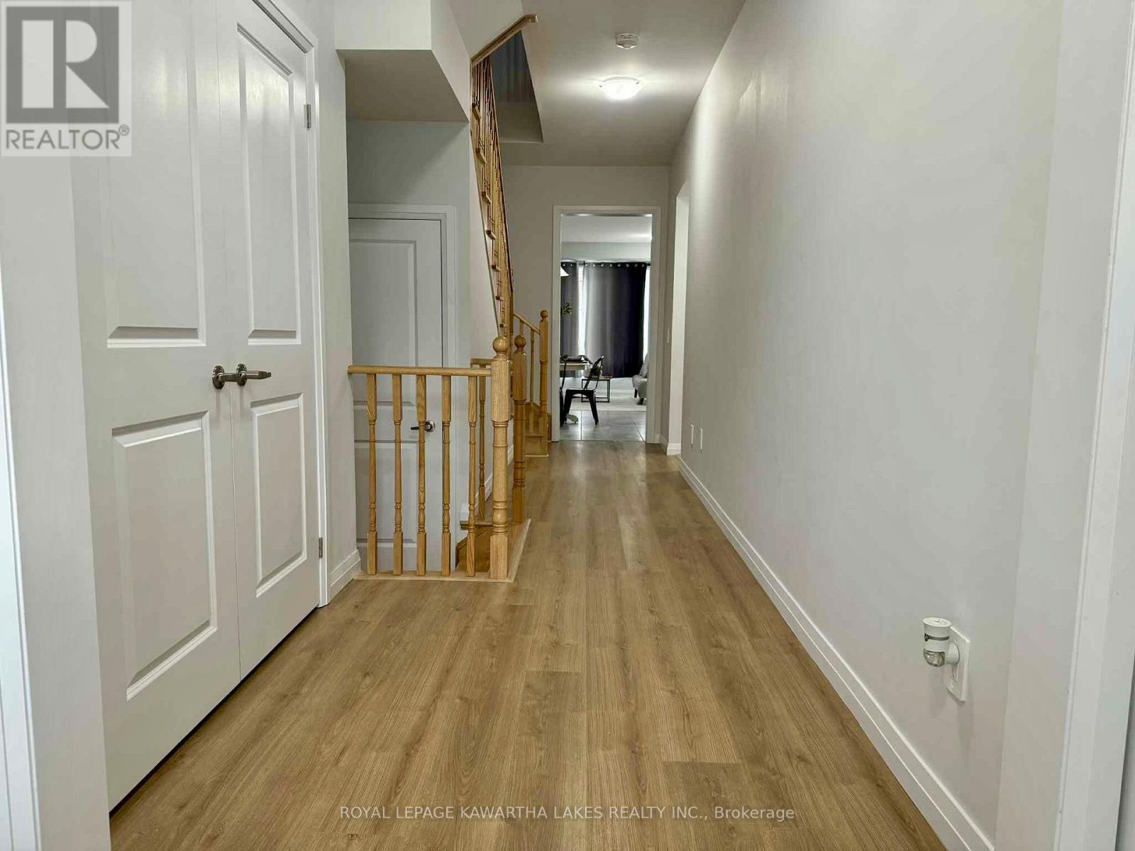 19 Keenan Street, Kawartha Lakes (Lindsay), Ontario  K9V 6C2 - Photo 2 - X12354421