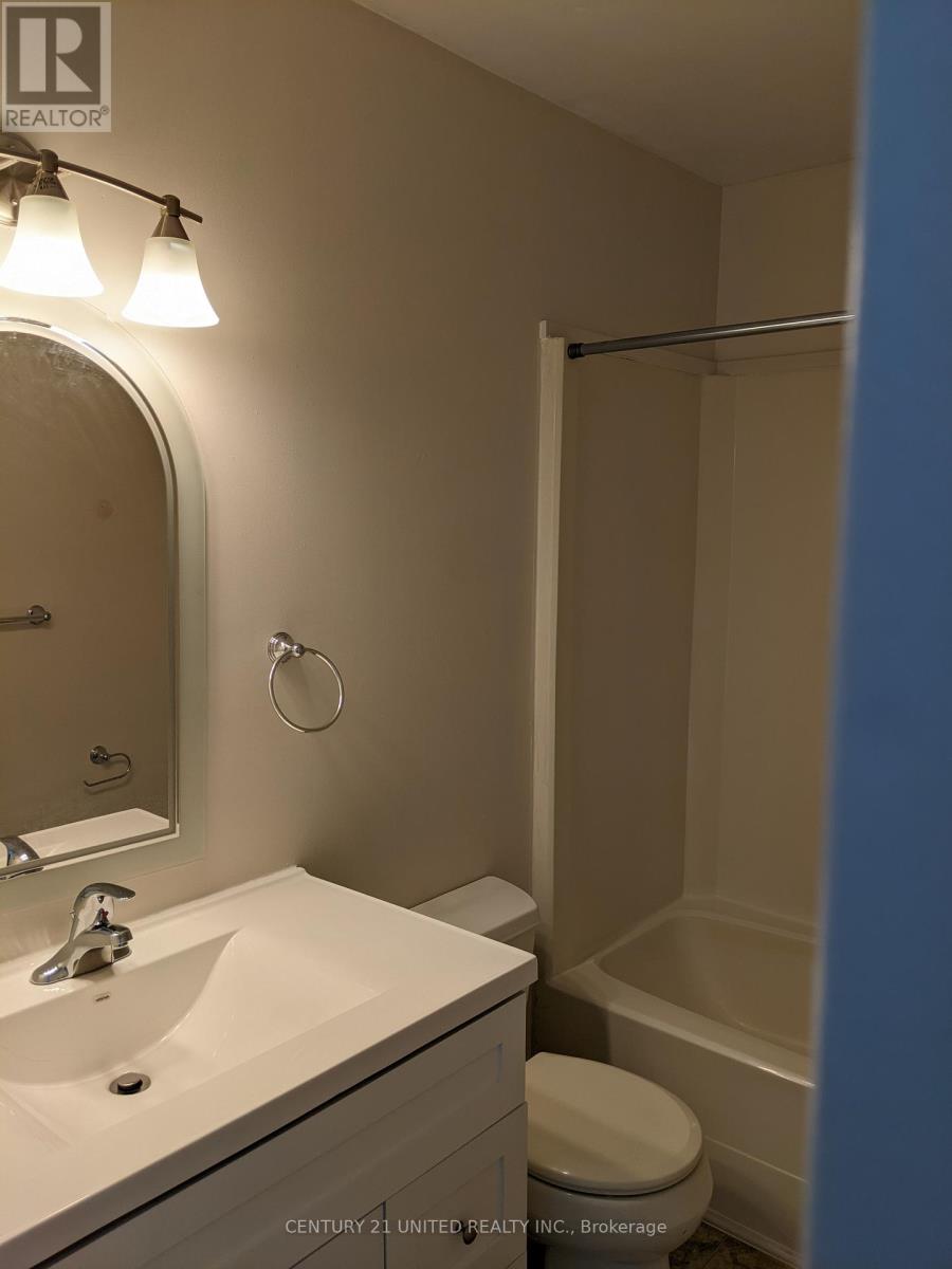 538 Crystal Drive, Peterborough South (East), Ontario  K9J 8H1 - Photo 15 - X12354835