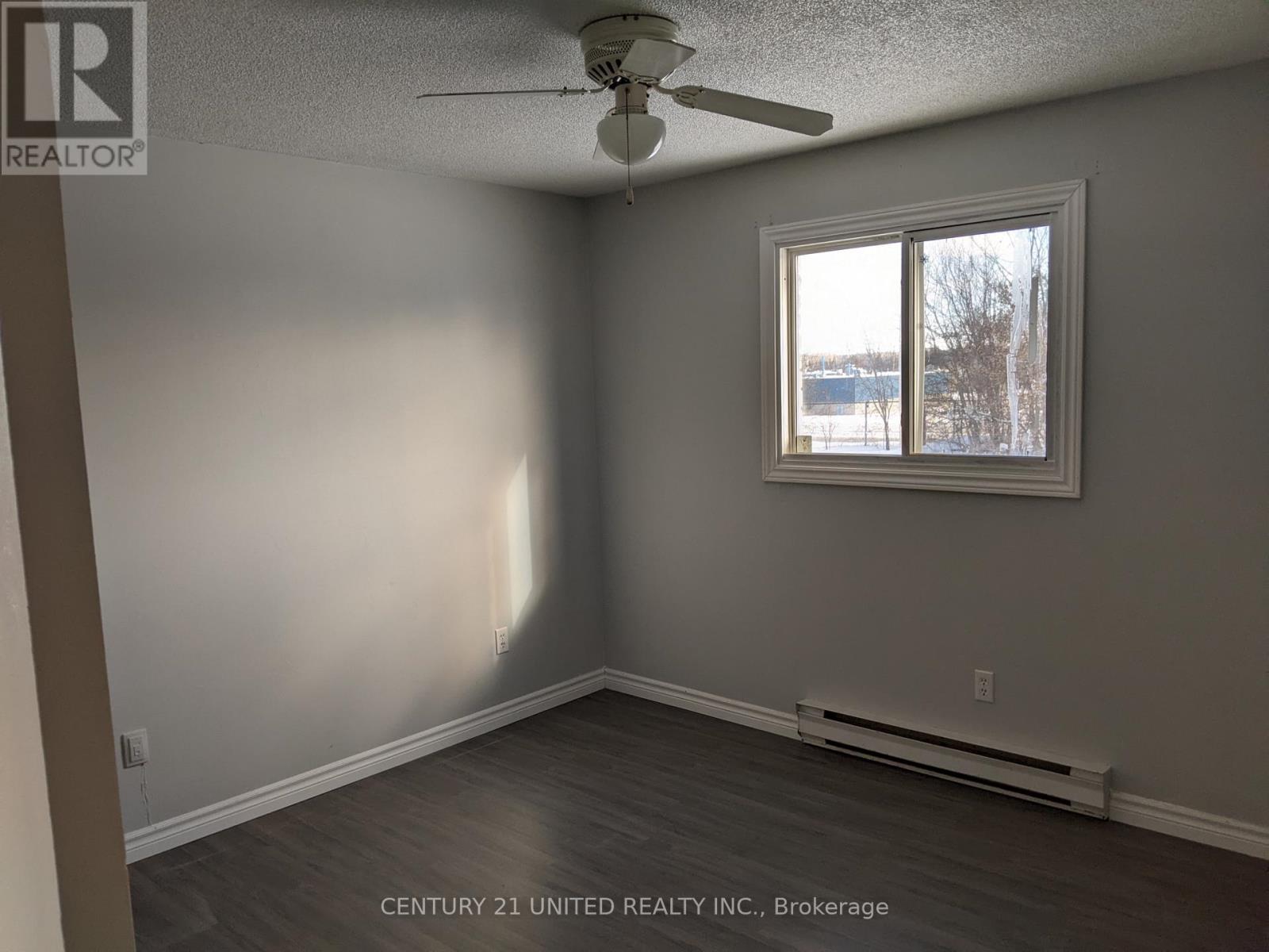 538 Crystal Drive, Peterborough South (East), Ontario  K9J 8H1 - Photo 17 - X12354835