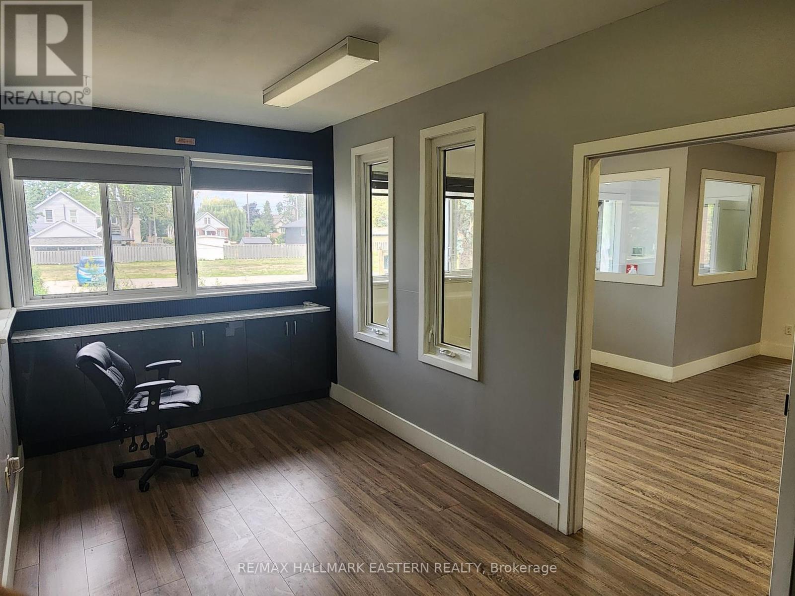 71 Princess Street, Peterborough (Town Ward 3), Ontario  K9J 2A8 - Photo 11 - X12355000