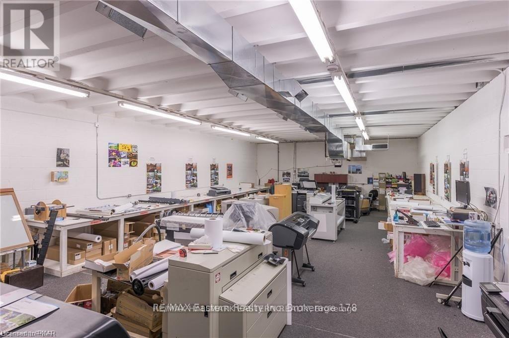71 Princess Street, Peterborough (Town Ward 3), Ontario  K9J 2A8 - Photo 13 - X12355000