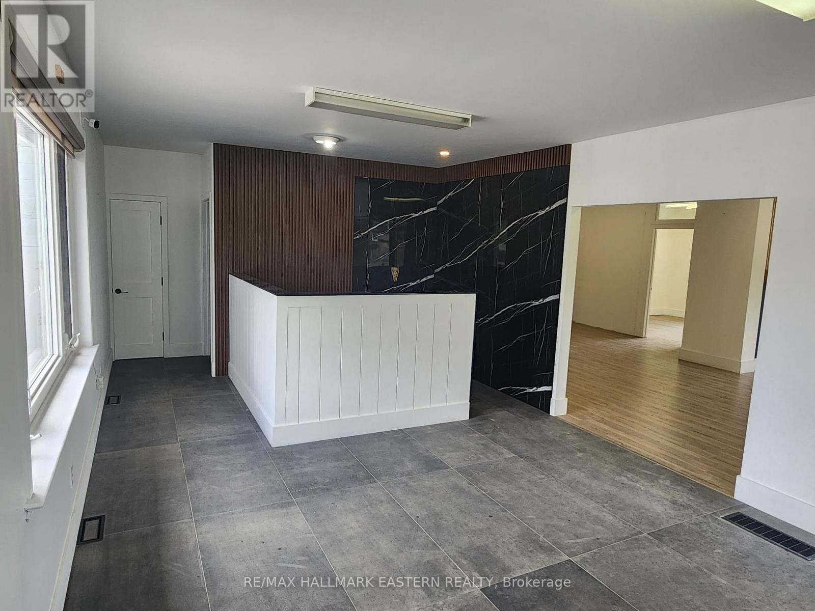 71 Princess Street, Peterborough (Town Ward 3), Ontario  K9J 2A8 - Photo 9 - X12355000