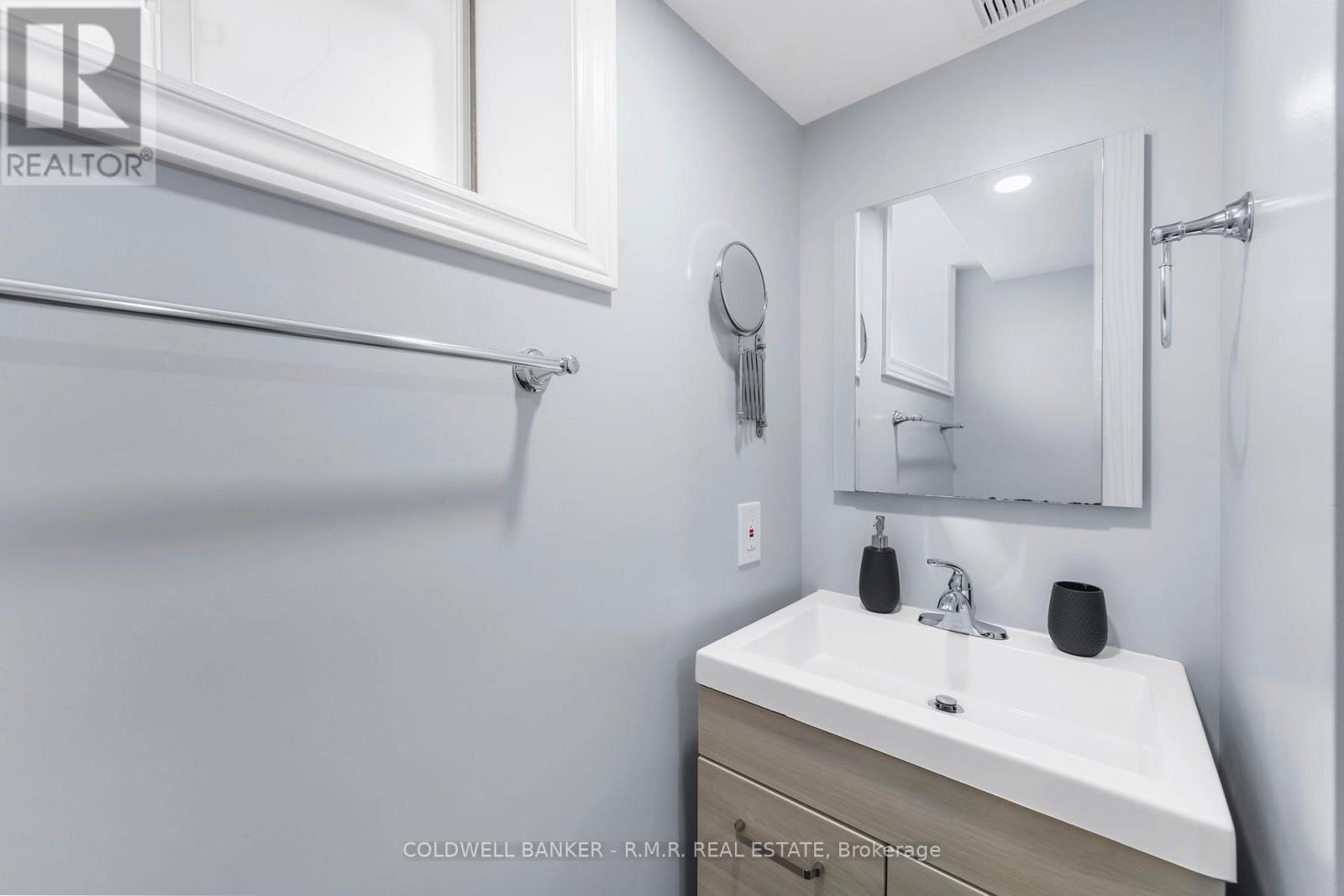 485 Wolsely Street, Peterborough (Northcrest Ward 5), Ontario  K9H 5A7 - Photo 16 - X12355217