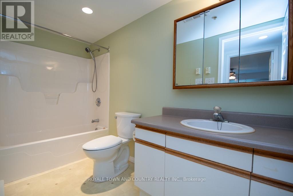 302 - 8 Huron Street, Kawartha Lakes (Lindsay), Ontario  K9V 6K3 - Photo 23 - X12356844