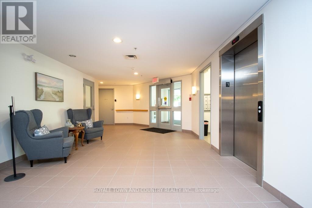 302 - 8 Huron Street, Kawartha Lakes (Lindsay), Ontario  K9V 6K3 - Photo 6 - X12356844
