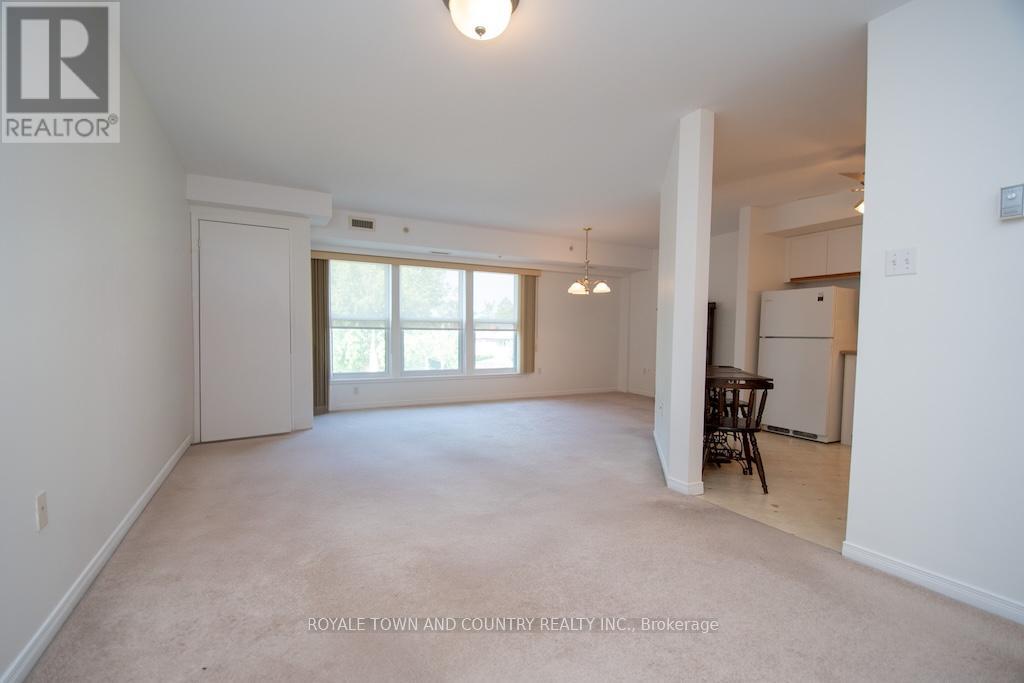 302 - 8 Huron Street, Kawartha Lakes (Lindsay), Ontario  K9V 6K3 - Photo 9 - X12356844