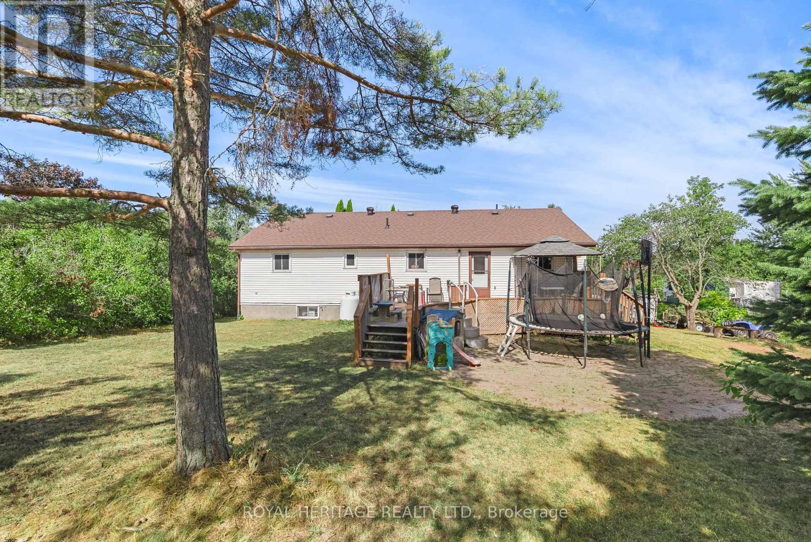 20 Buckhorn Road, Kawartha Lakes (Fenelon), Ontario  K9V 4R6 - Photo 2 - X12356913