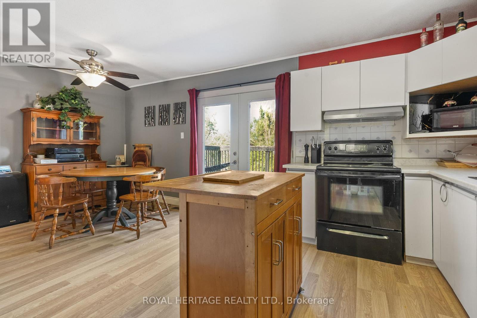 20 Buckhorn Road, Kawartha Lakes (Fenelon), Ontario  K9V 4R6 - Photo 7 - X12356913