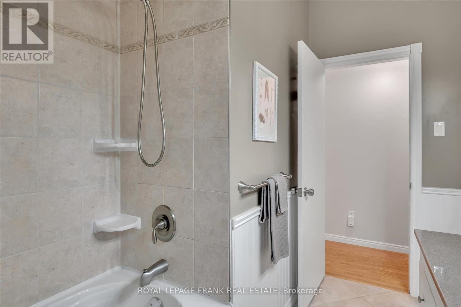 280 Greenlawn Avenue, Peterborough North (South), Ontario  K9H 5K8 - Photo 17 - X12356948
