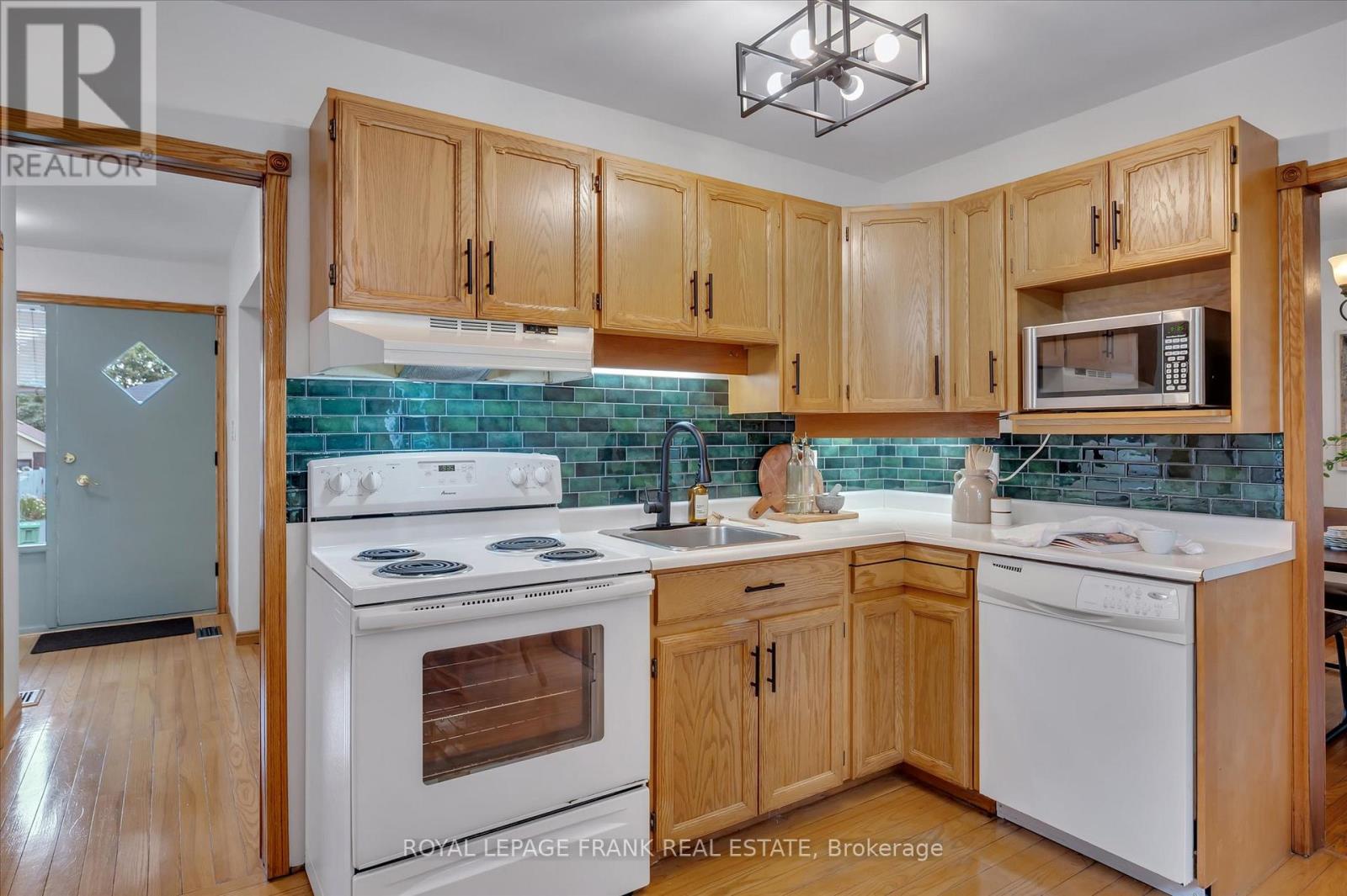 280 Greenlawn Avenue, Peterborough North (South), Ontario  K9H 5K8 - Photo 9 - X12356948