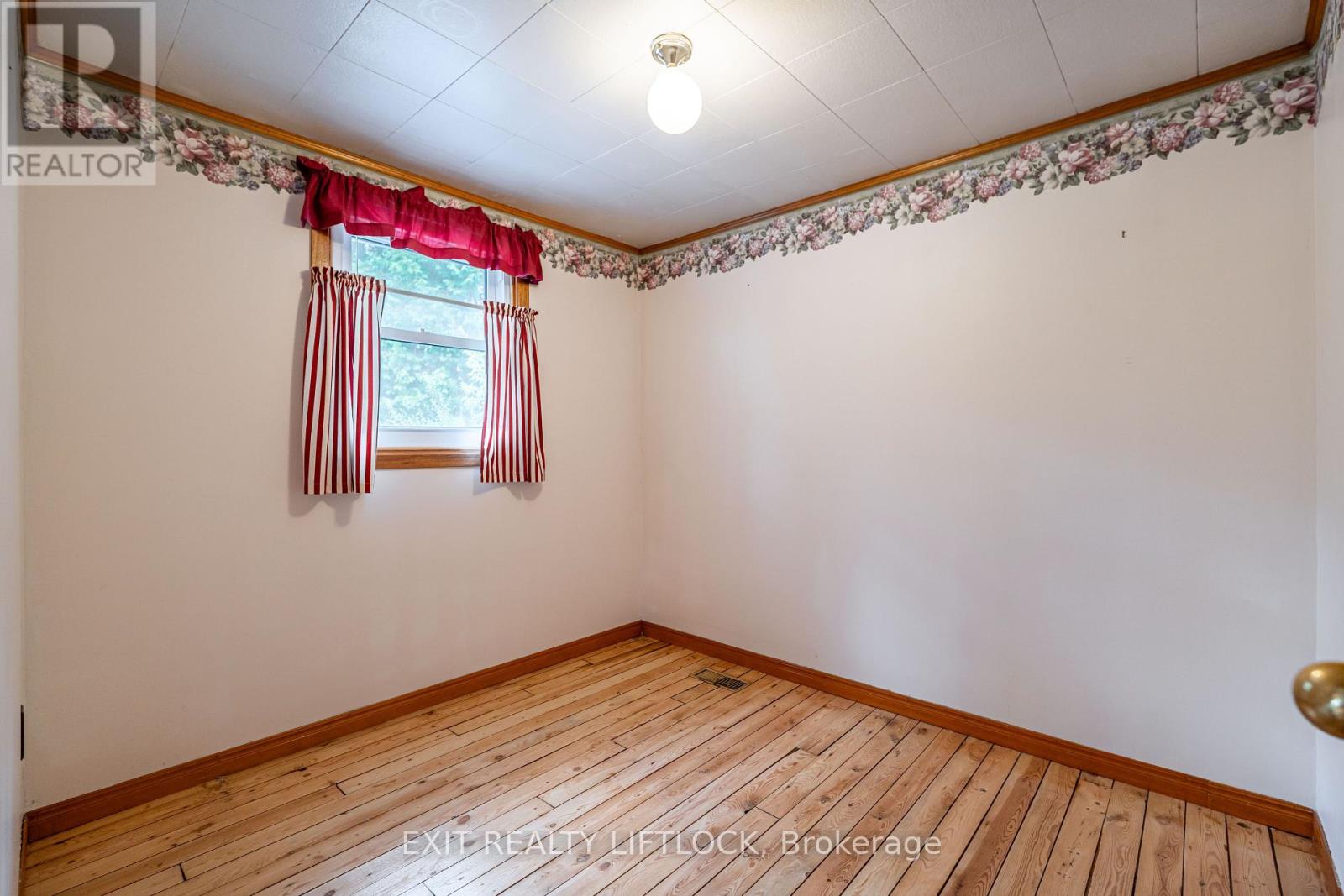 80 Kenedon Drive, Kawartha Lakes (Emily), Ontario  K0L 2W0 - Photo 14 - X12356966