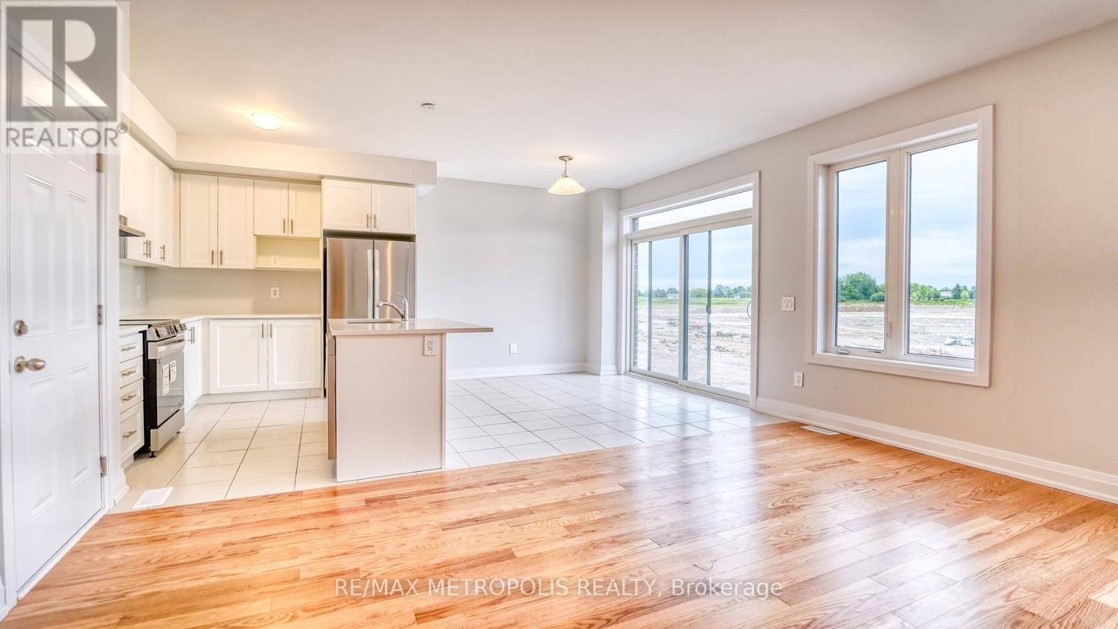 149 St Joseph Road, Kawartha Lakes (Lindsay), Ontario  K9V 6E3 - Photo 11 - X12357055