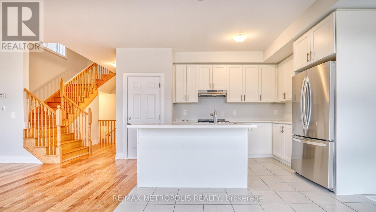 149 St Joseph Road, Kawartha Lakes (Lindsay), Ontario  K9V 6E3 - Photo 8 - X12357055