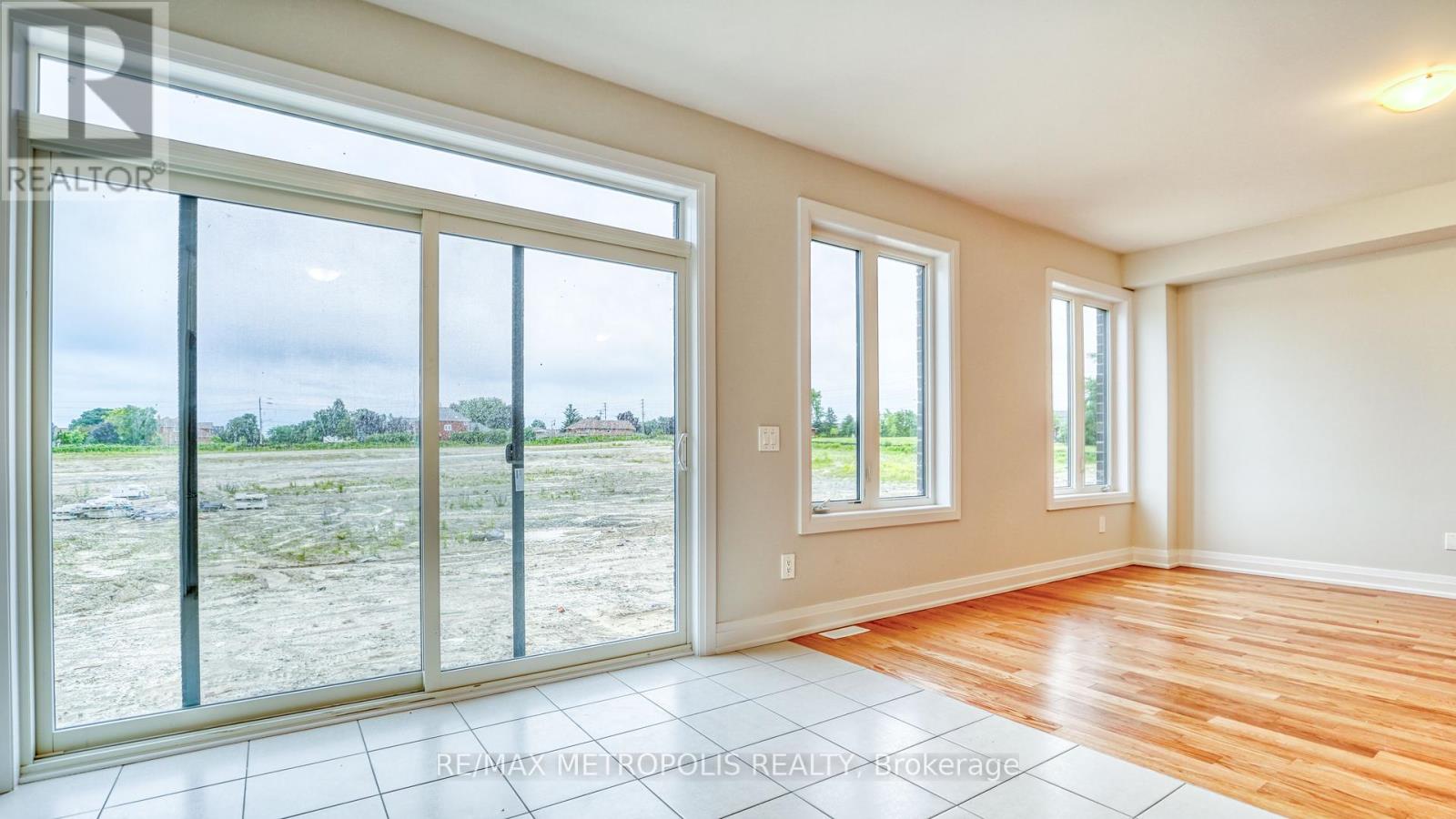 149 St Joseph Road, Kawartha Lakes (Lindsay), Ontario  K9V 6E3 - Photo 9 - X12357055