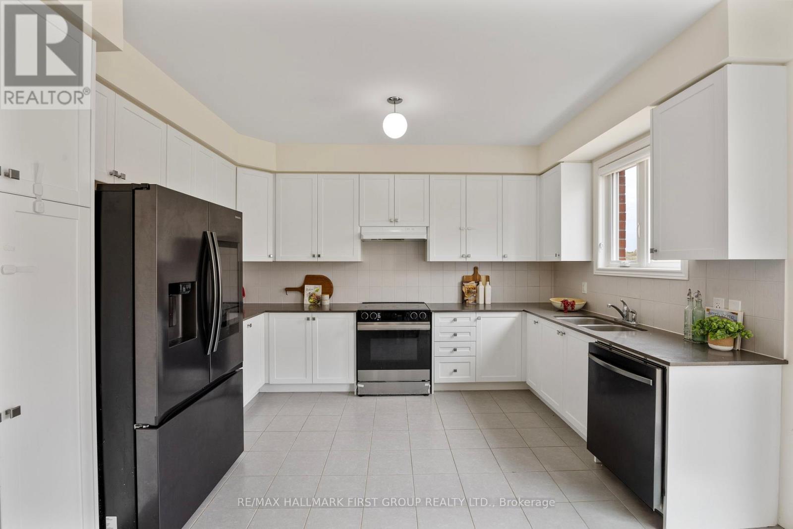821 Steinberg Court, Peterborough North (North), Ontario  K9K 0H7 - Photo 19 - X12357093
