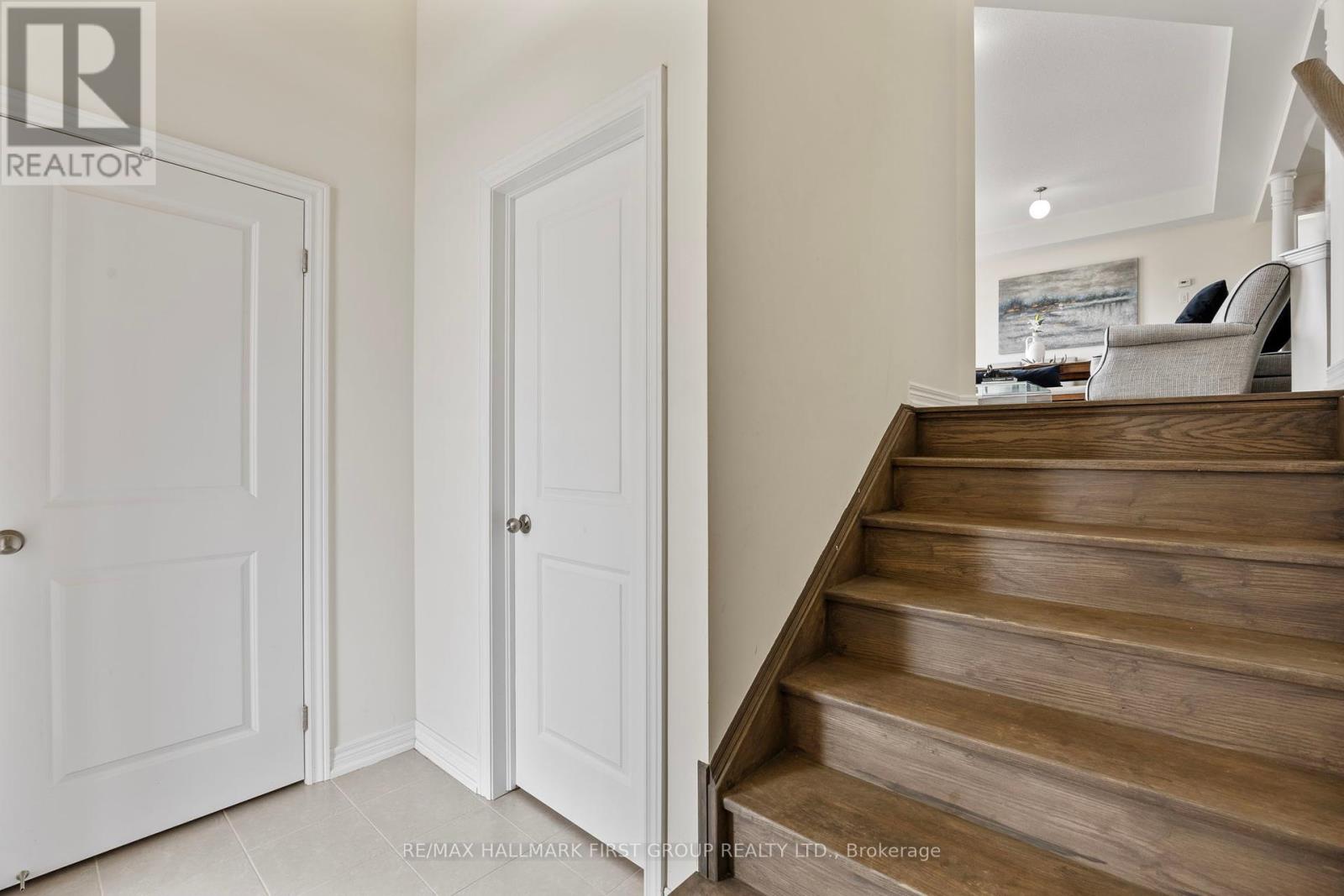 821 Steinberg Court, Peterborough North (North), Ontario  K9K 0H7 - Photo 4 - X12357093