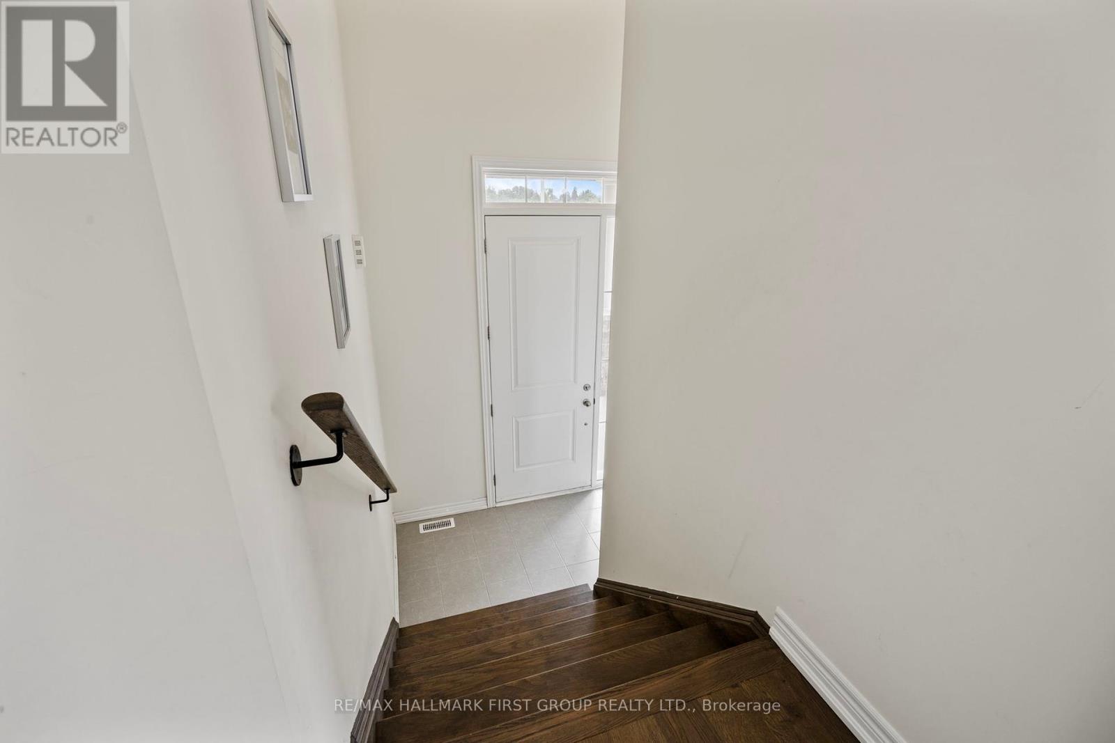 821 Steinberg Court, Peterborough North (North), Ontario  K9K 0H7 - Photo 5 - X12357093