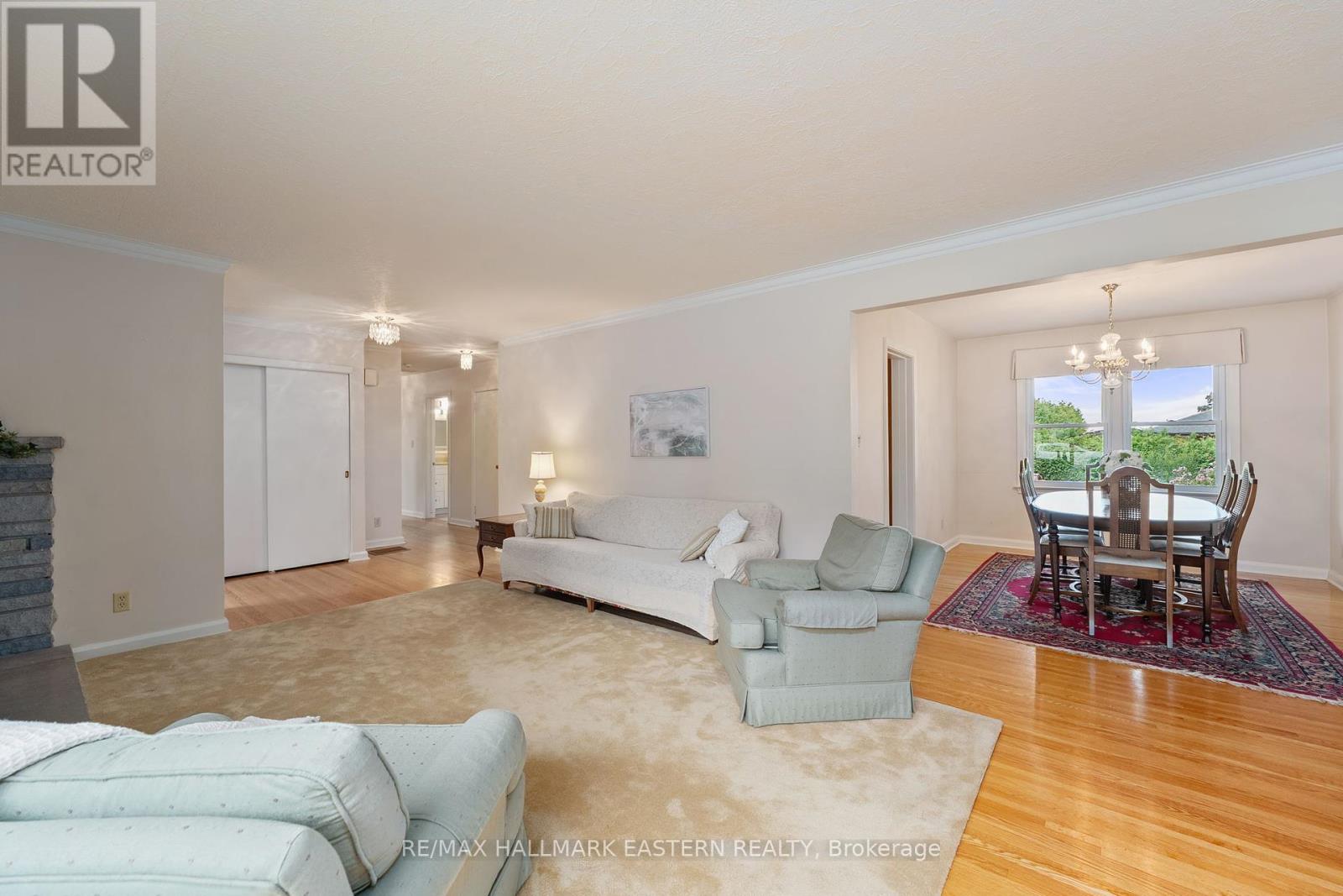 883 Kensington Drive, Peterborough (Monaghan Ward 2), Ontario  K9J 6J8 - Photo 10 - X12357254