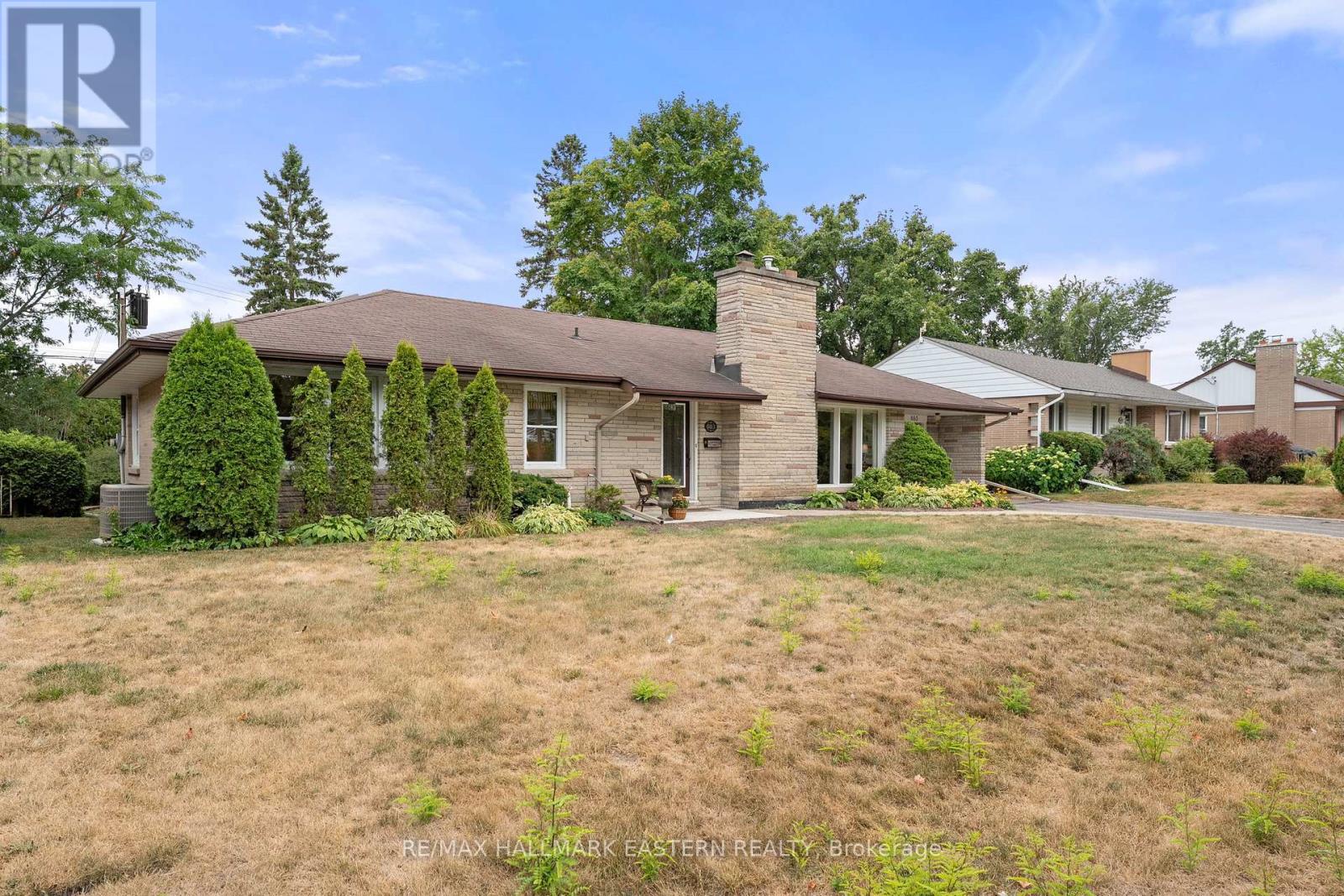 883 Kensington Drive, Peterborough (Monaghan Ward 2), Ontario  K9J 6J8 - Photo 2 - X12357254