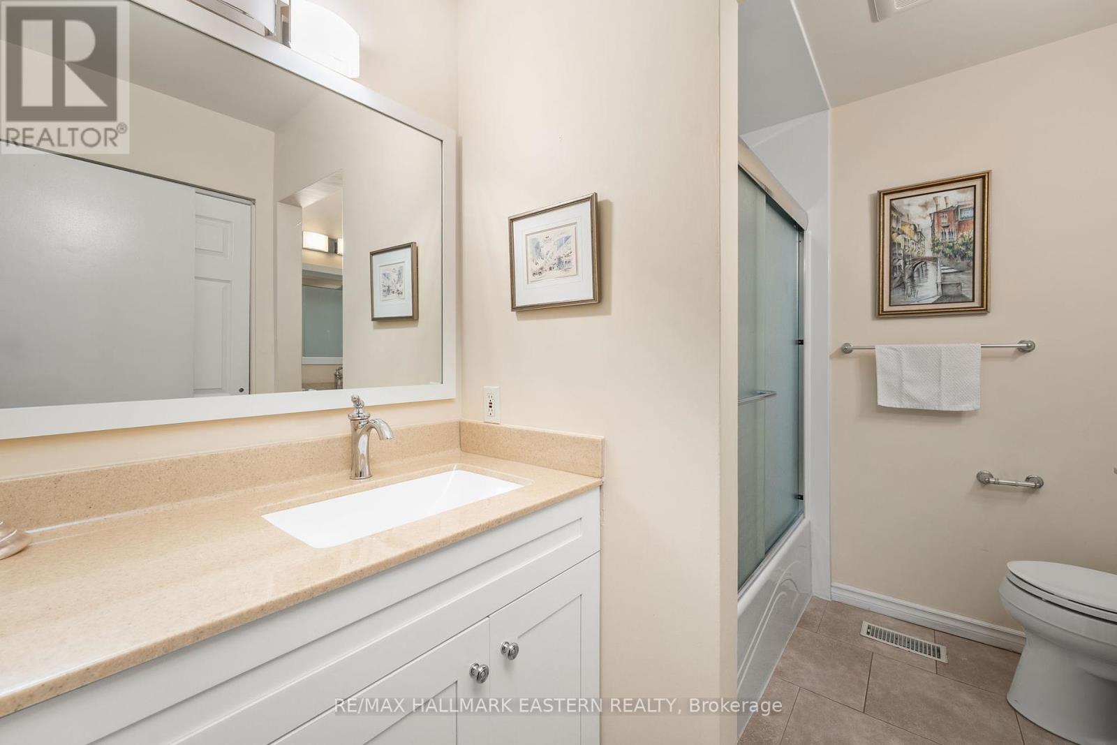 883 Kensington Drive, Peterborough (Monaghan Ward 2), Ontario  K9J 6J8 - Photo 24 - X12357254