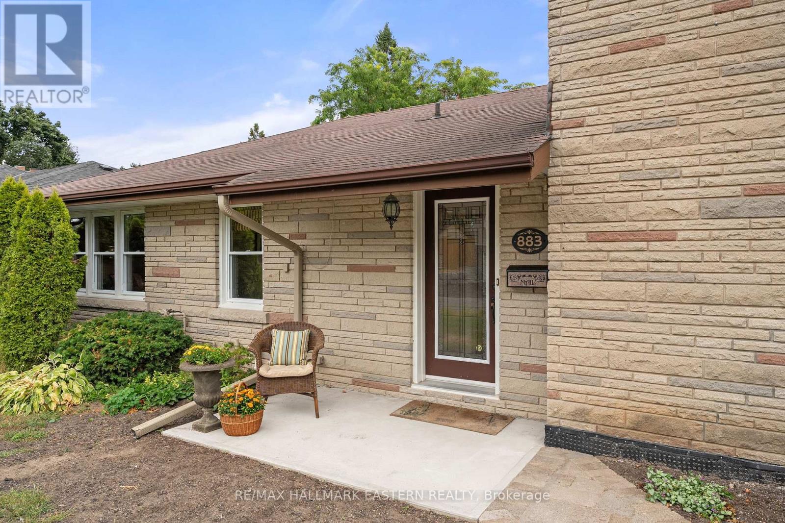 883 Kensington Drive, Peterborough (Monaghan Ward 2), Ontario  K9J 6J8 - Photo 3 - X12357254