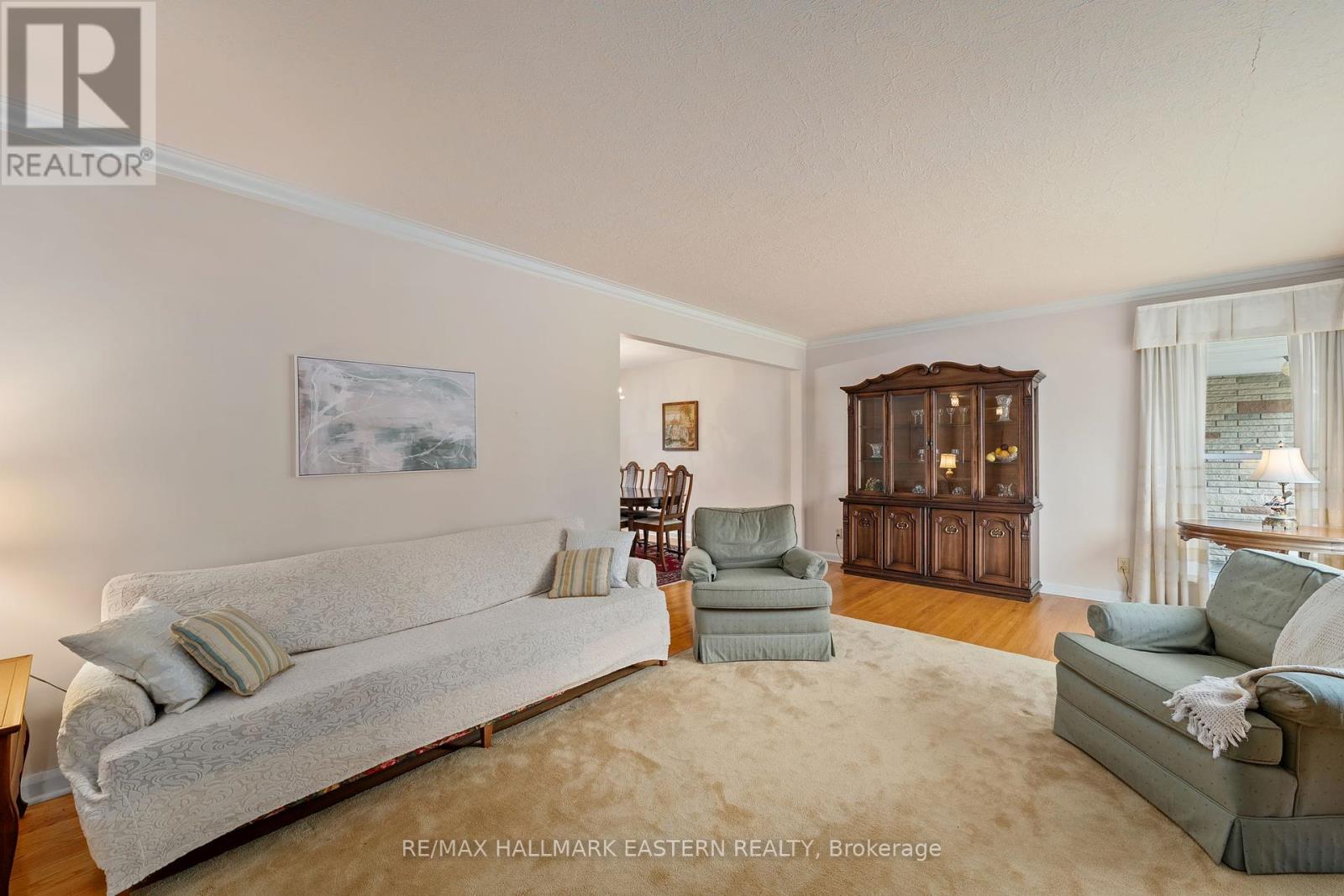 883 Kensington Drive, Peterborough (Monaghan Ward 2), Ontario  K9J 6J8 - Photo 7 - X12357254
