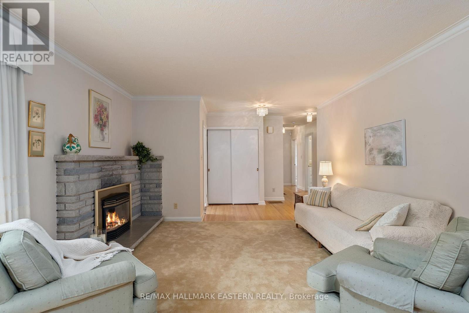 883 Kensington Drive, Peterborough (Monaghan Ward 2), Ontario  K9J 6J8 - Photo 8 - X12357254