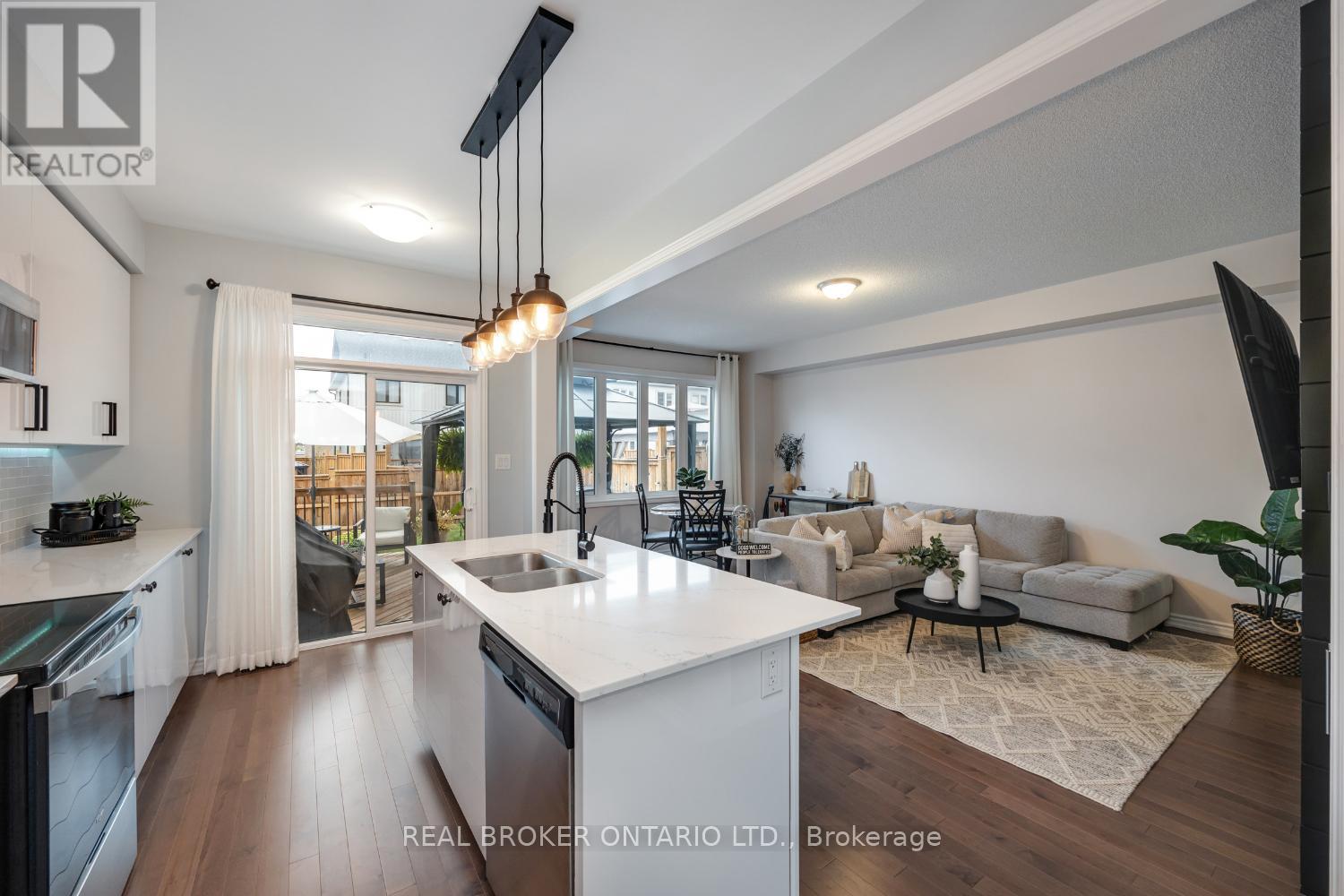 48 Highlands Boulevard, Cavan Monaghan (Millbrook Village), Ontario  L0A 1G0 - Photo 12 - X12357263
