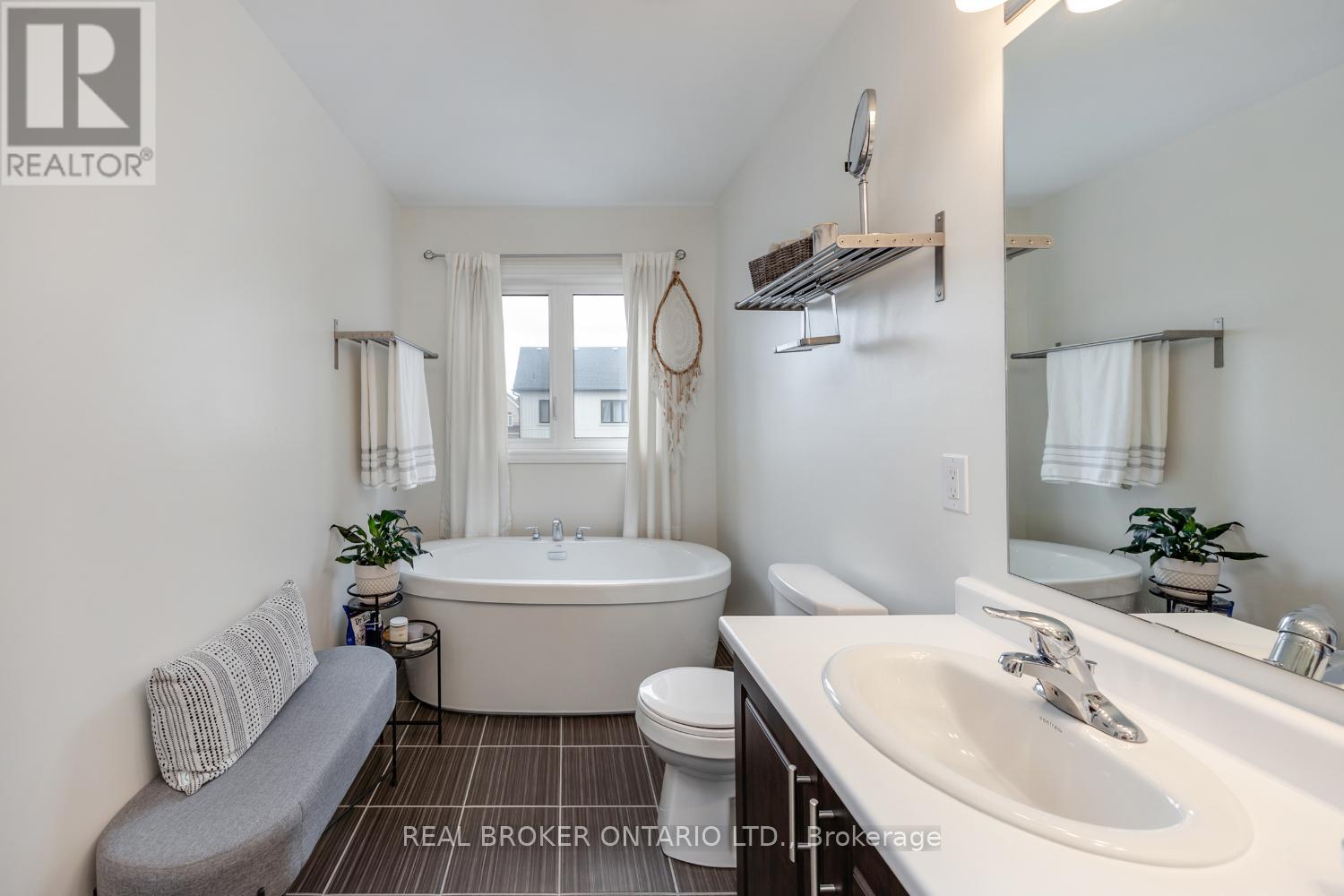 48 Highlands Boulevard, Cavan Monaghan (Millbrook Village), Ontario  L0A 1G0 - Photo 23 - X12357263