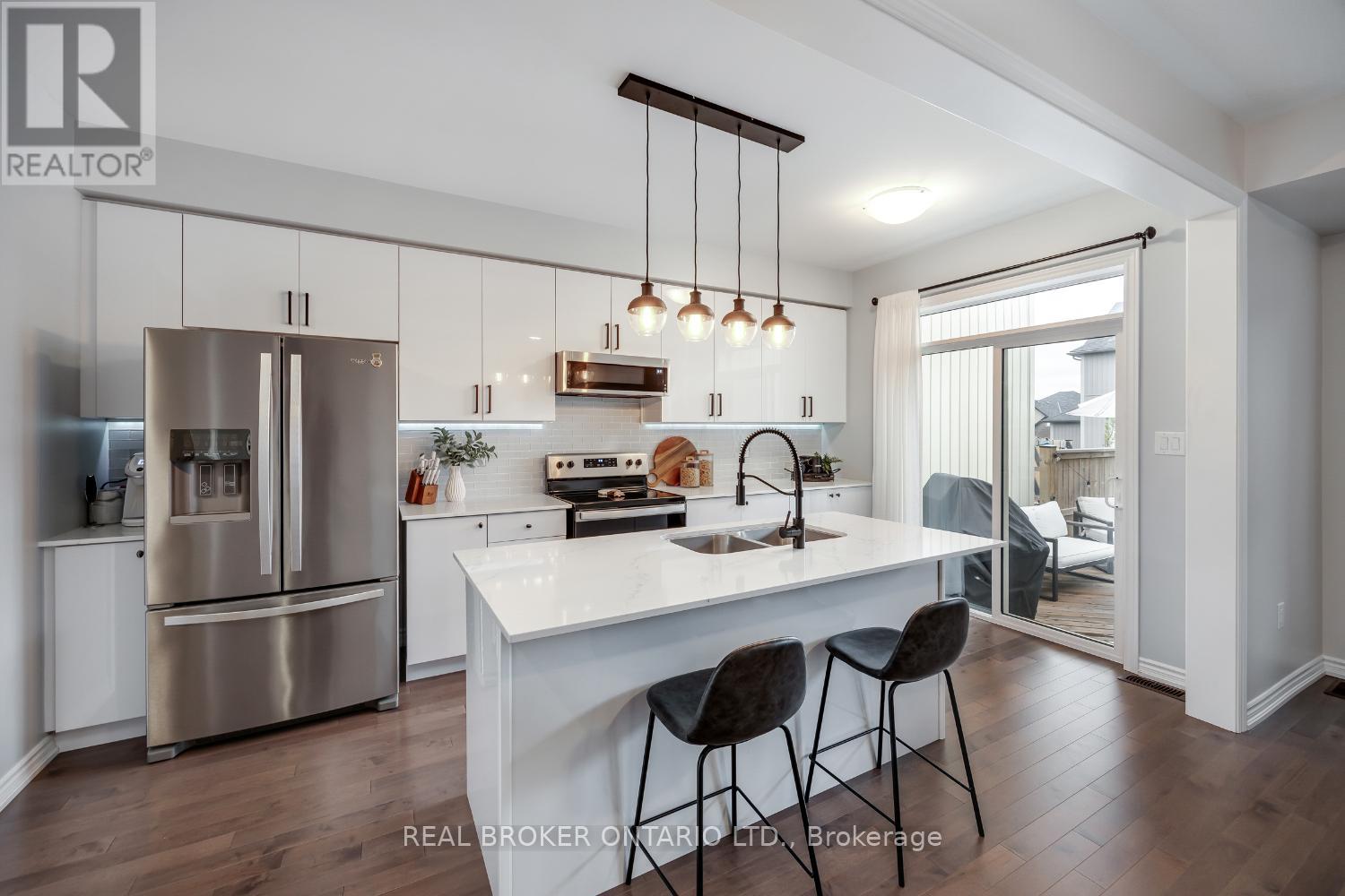 48 Highlands Boulevard, Cavan Monaghan (Millbrook Village), Ontario  L0A 1G0 - Photo 6 - X12357263