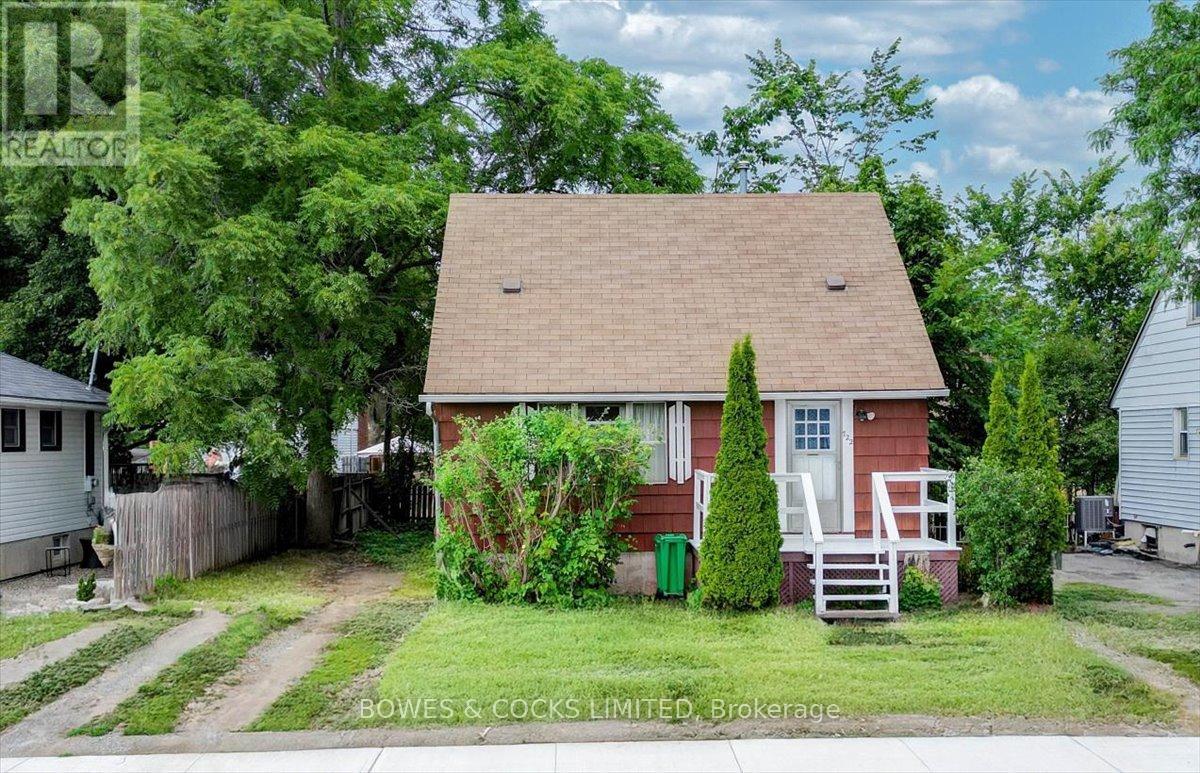 722 Gillespie Avenue, Peterborough (Otonabee Ward 1), Ontario  K9J 4B7 - Photo 1 - X12357472