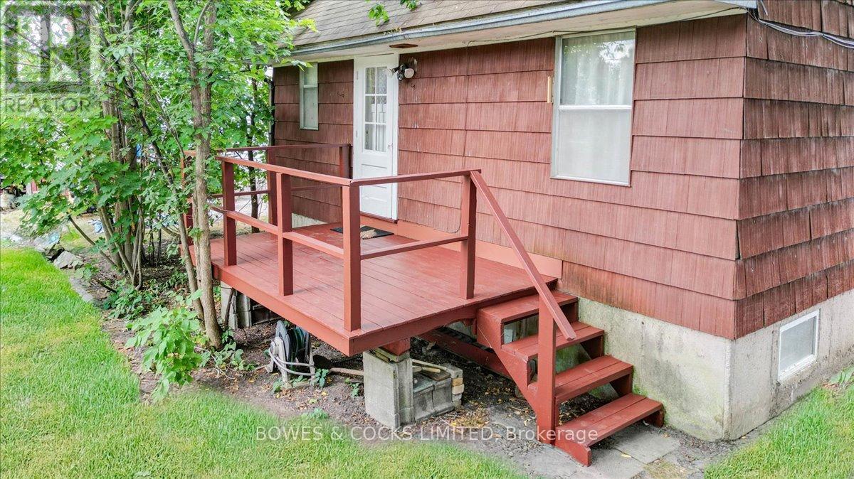 722 Gillespie Avenue, Peterborough (Otonabee Ward 1), Ontario  K9J 4B7 - Photo 16 - X12357472