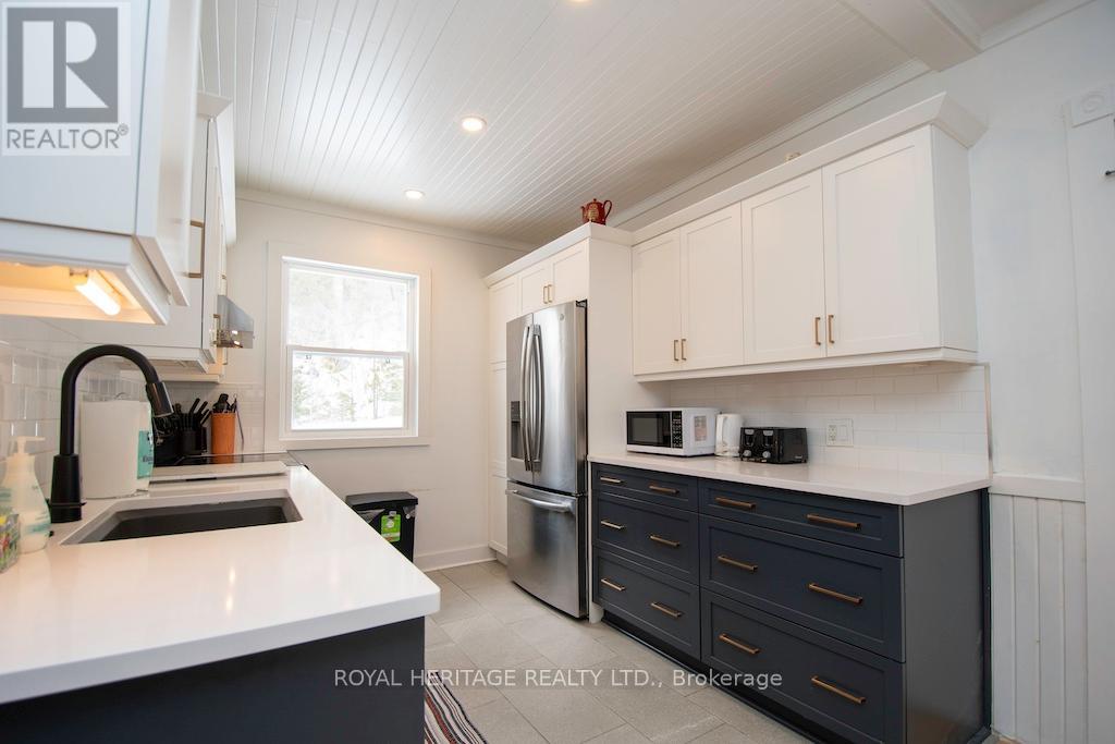 1074 Lakehurst Road, Trent Lakes, Ontario  K0L 2H0 - Photo 15 - X12357738