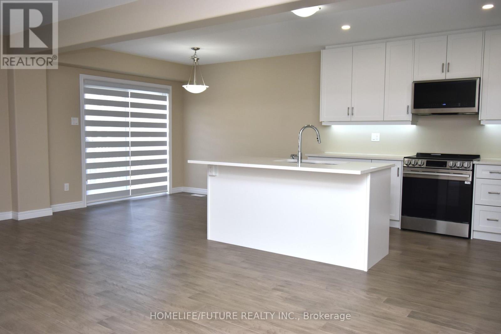 232 O'neil Street, Peterborough North (North), Ontario  K9K 0H1 - Photo 5 - X12358321