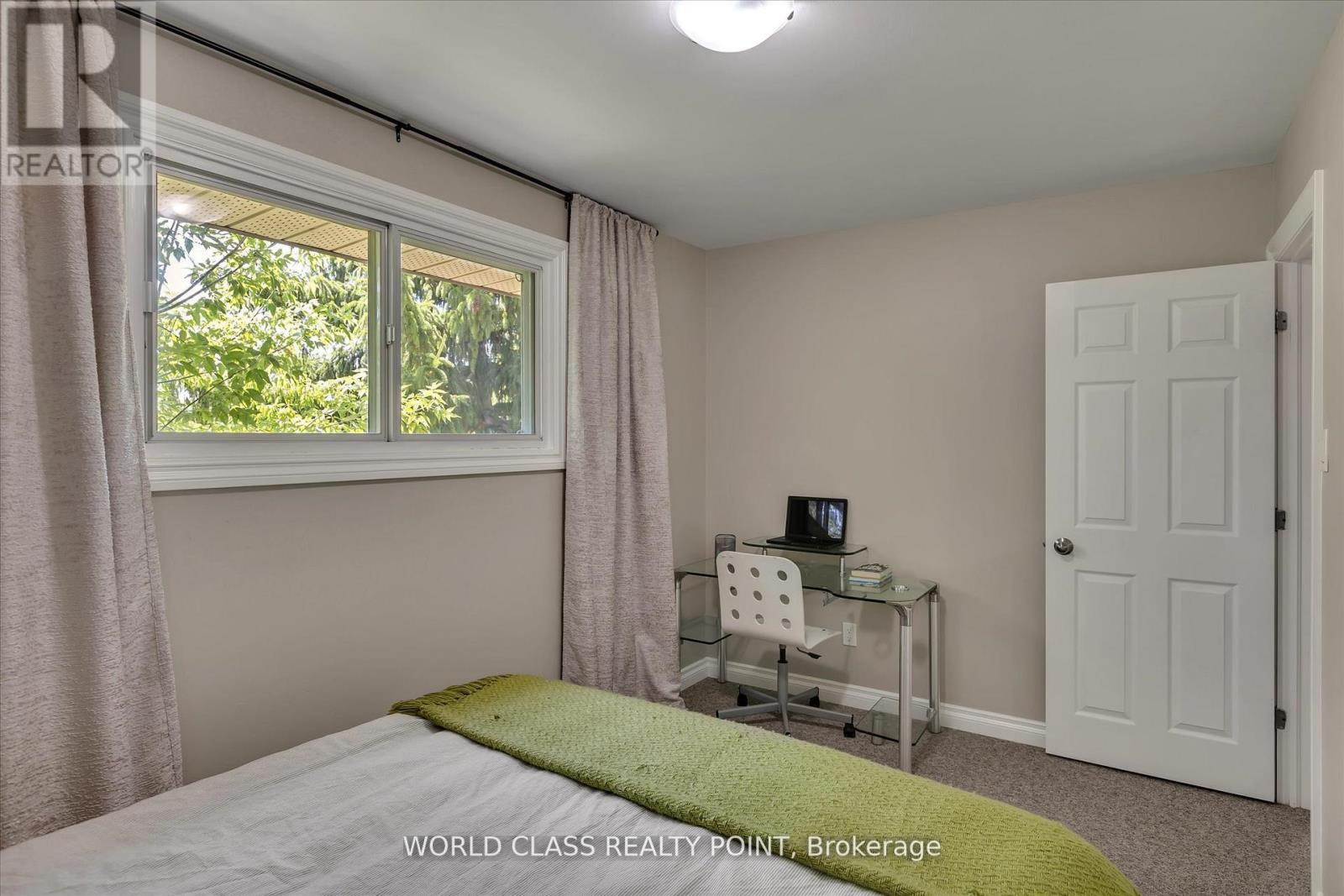 819 Cameron Street, Peterborough South (West), Ontario  K9J 4A2 - Photo 8 - X12358669