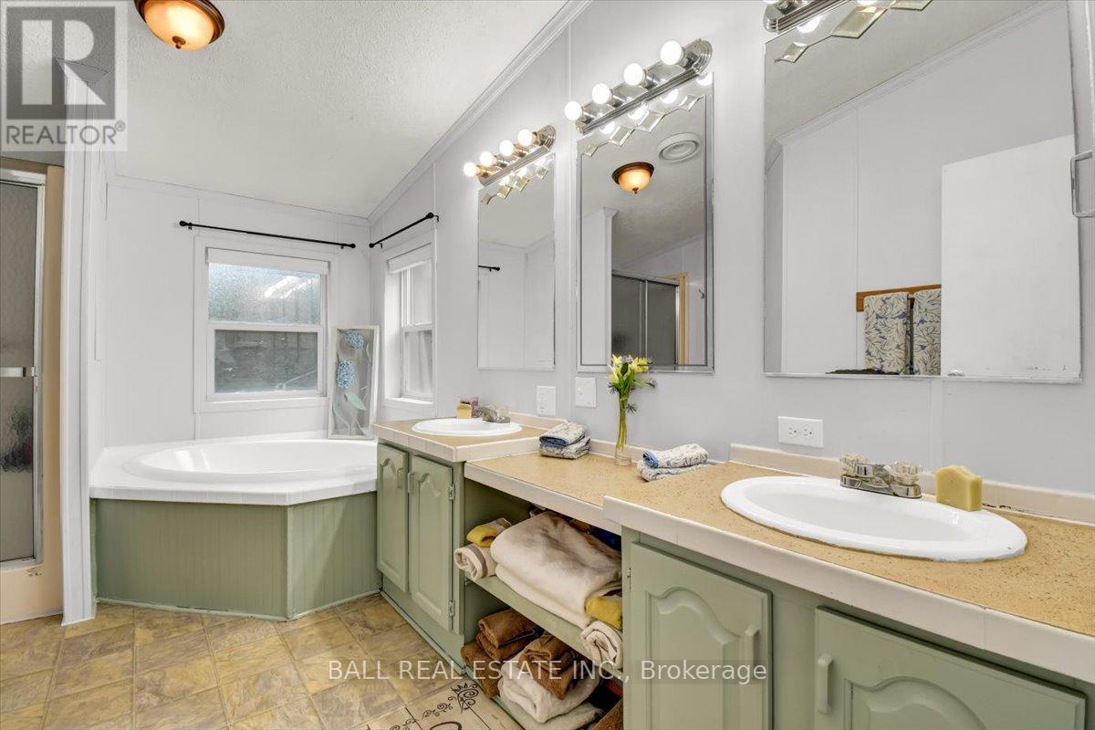 5005 Loop Road, Highlands East (Cardiff Ward), Ontario  K0L 2A0 - Photo 14 - X12358875