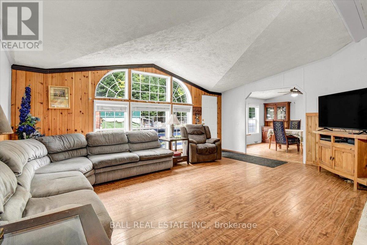 5005 Loop Road, Highlands East (Cardiff Ward), Ontario  K0L 2A0 - Photo 8 - X12358875